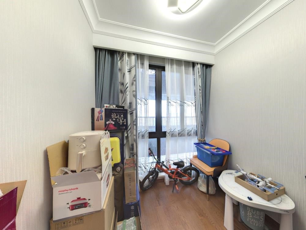 雍华府 3室2厅2卫 98.64m&sup2;