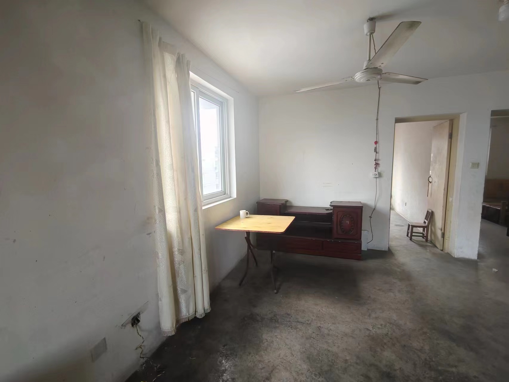 怡园新苑 2室2厅1卫 90.00m²