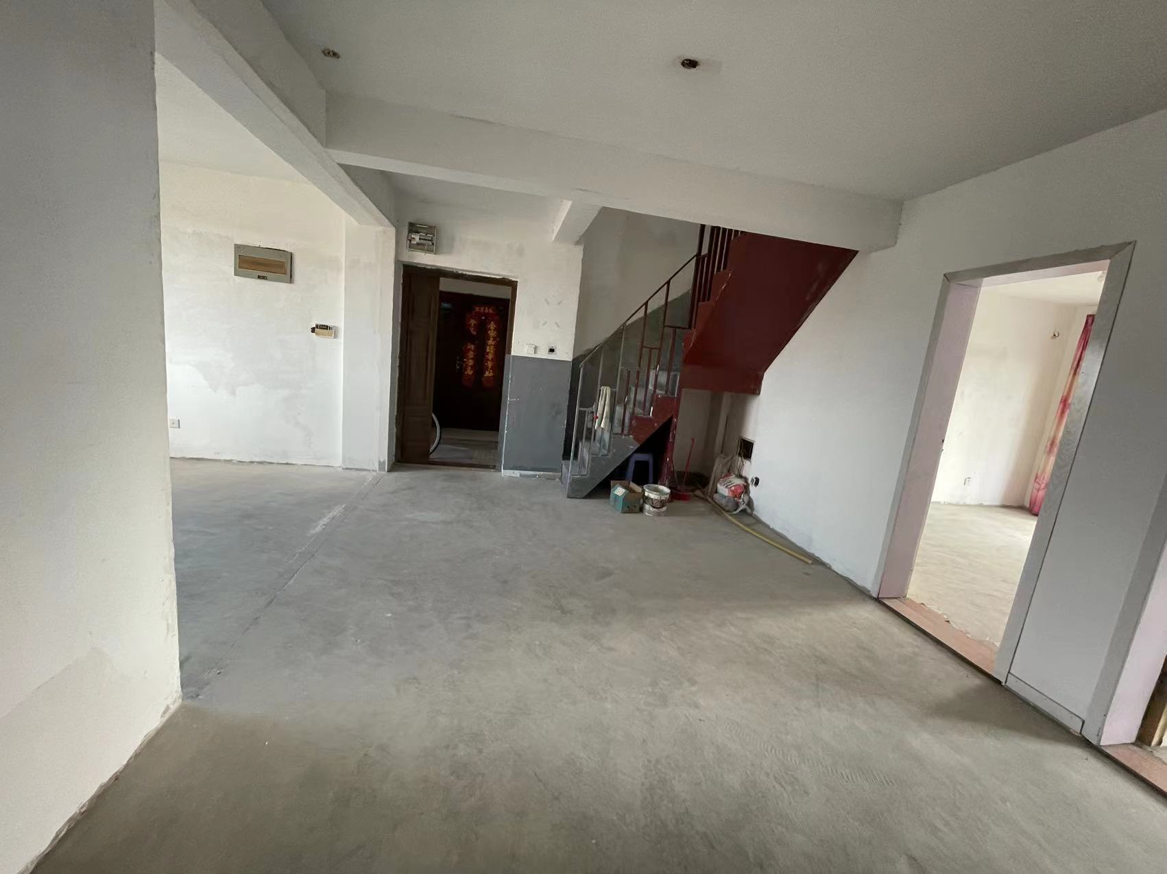 新港花苑 3室2厅2卫 153.00m&sup2;