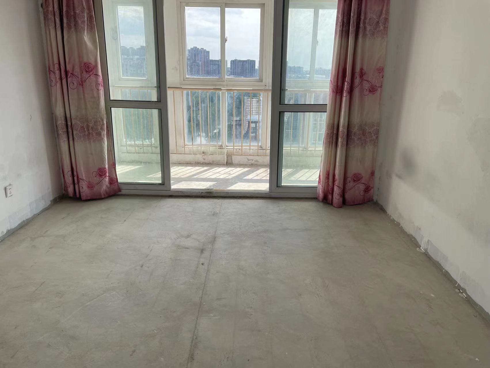 新港花苑 3室2厅2卫 153.00m&sup2;