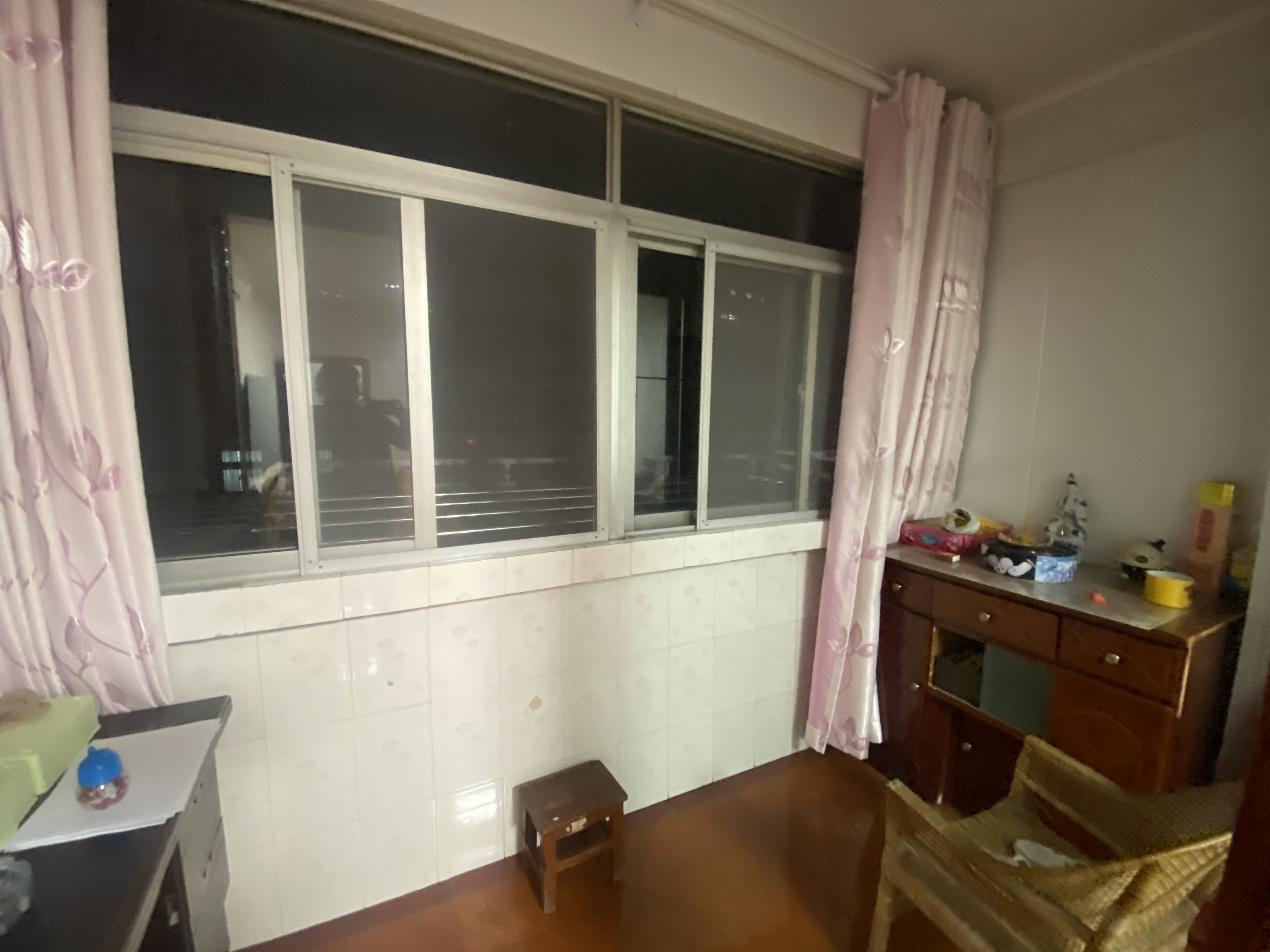 易家桥新村 3室1厅1卫 85m&sup2;