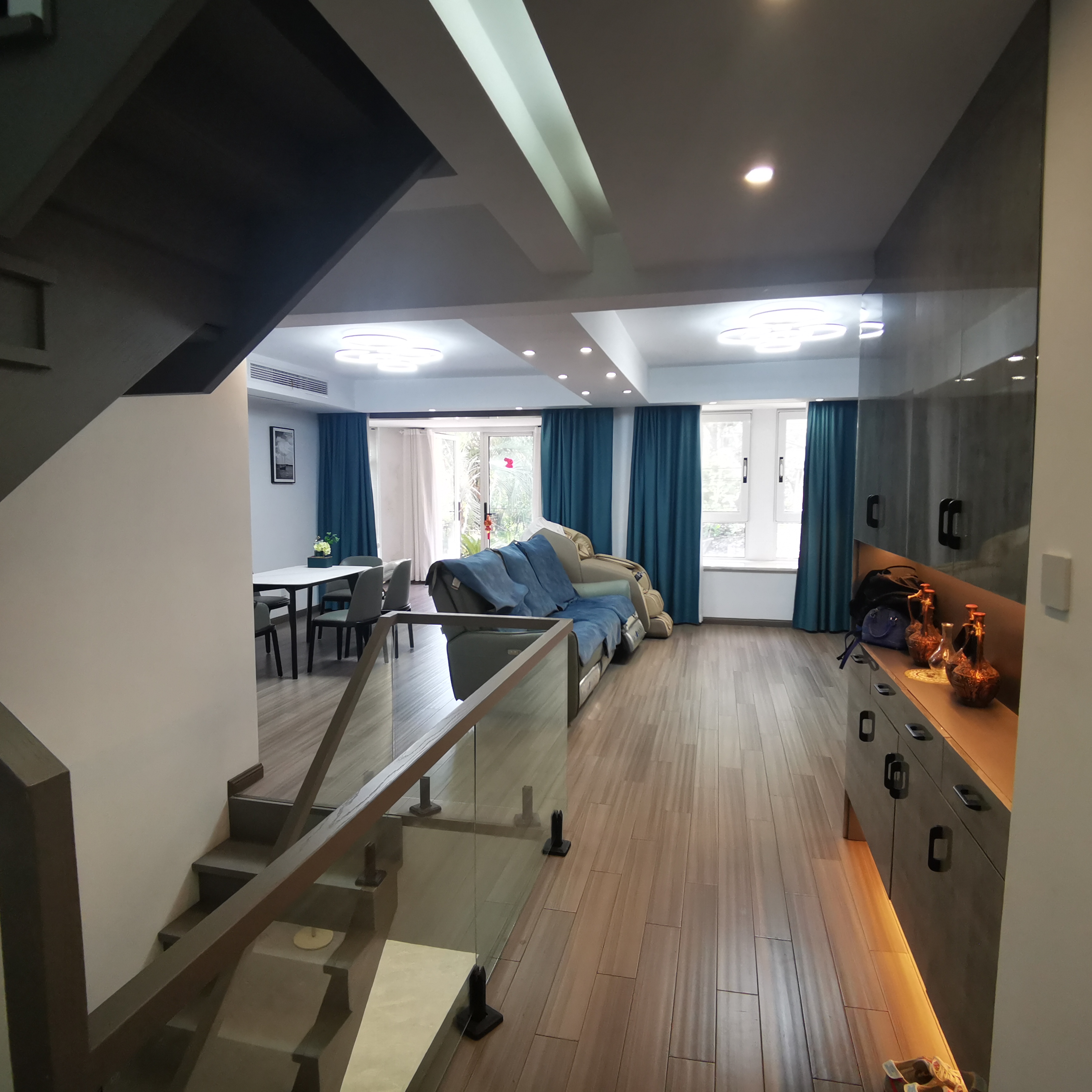 军山花园 4室2厅3卫 280m&sup2;