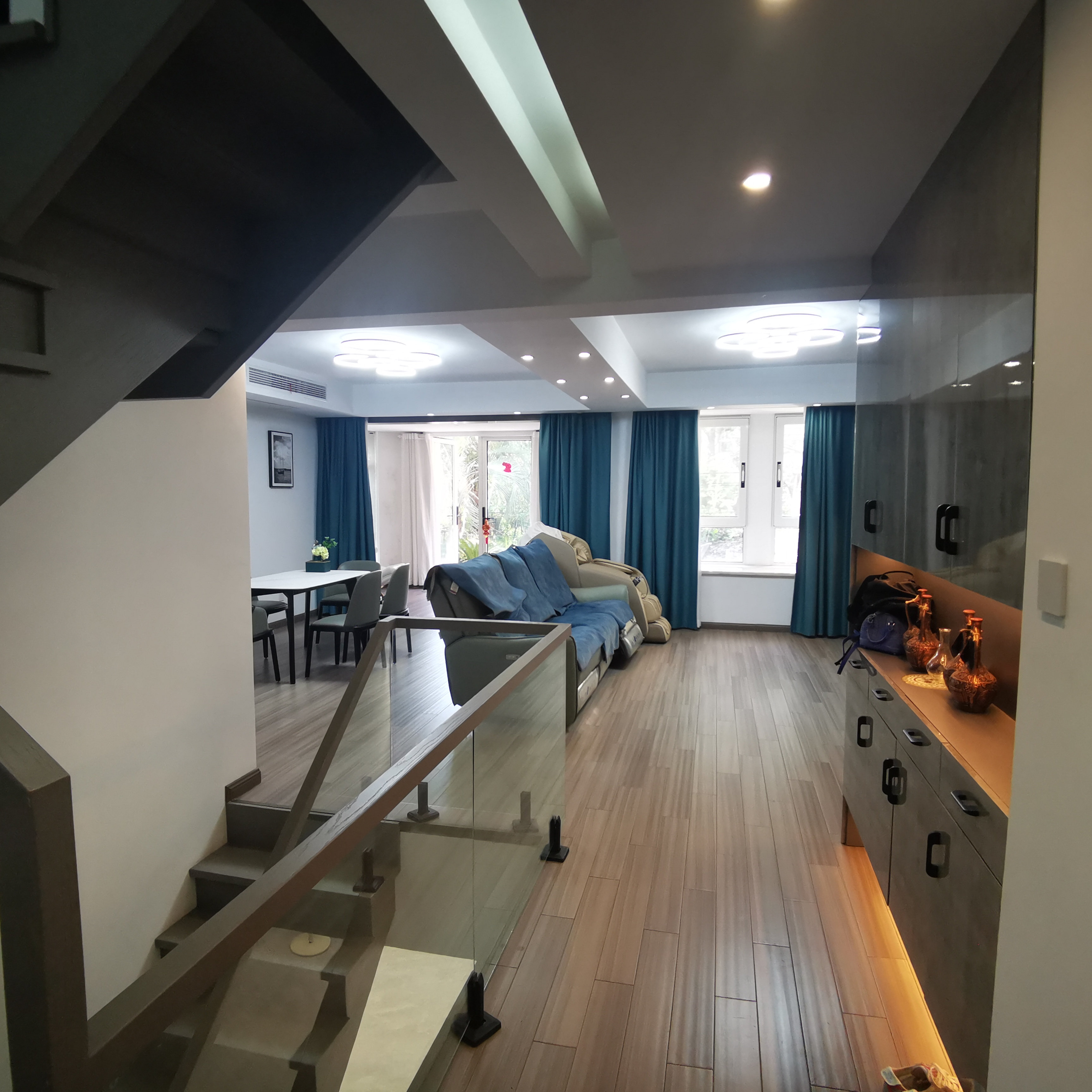 军山花园 4室2厅3卫 280m&sup2;