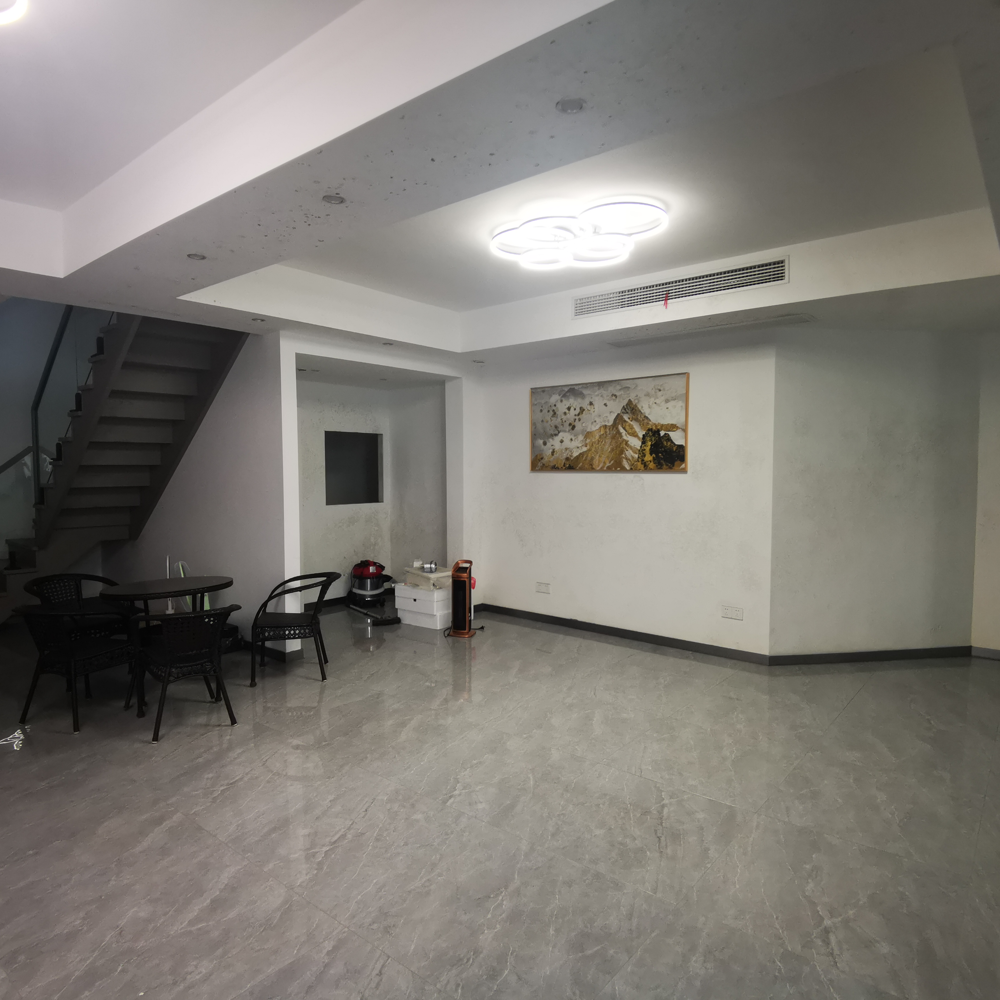 军山花园 4室2厅3卫 280m&sup2;