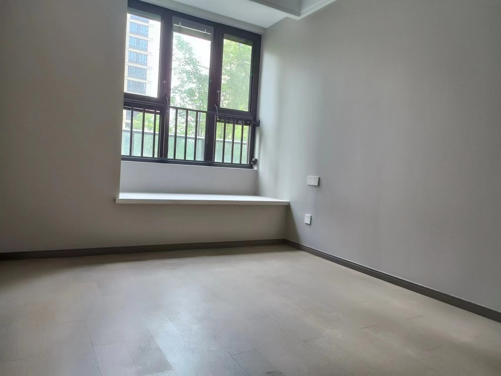绿城&middot;诚园 4室2厅2卫 316m&sup2;
