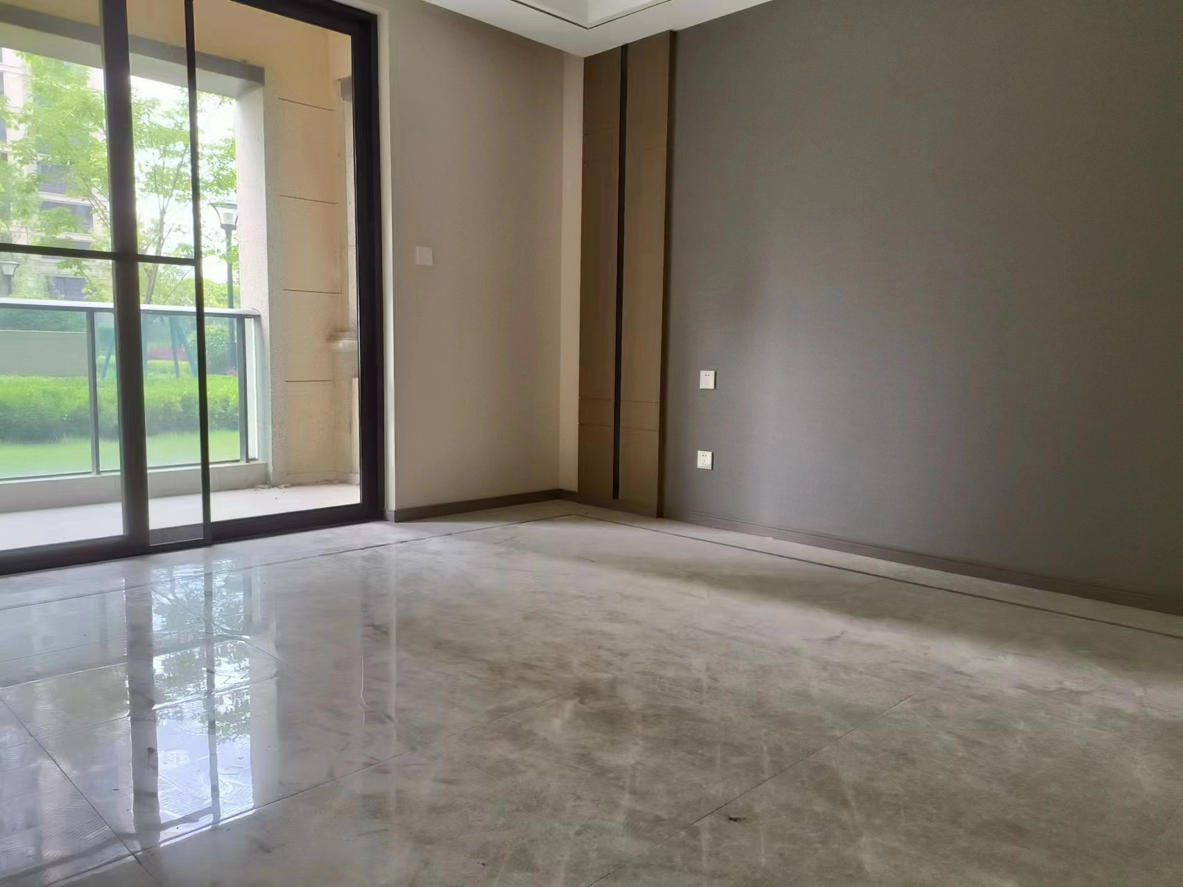 绿城&middot;诚园 4室2厅2卫 316m&sup2;