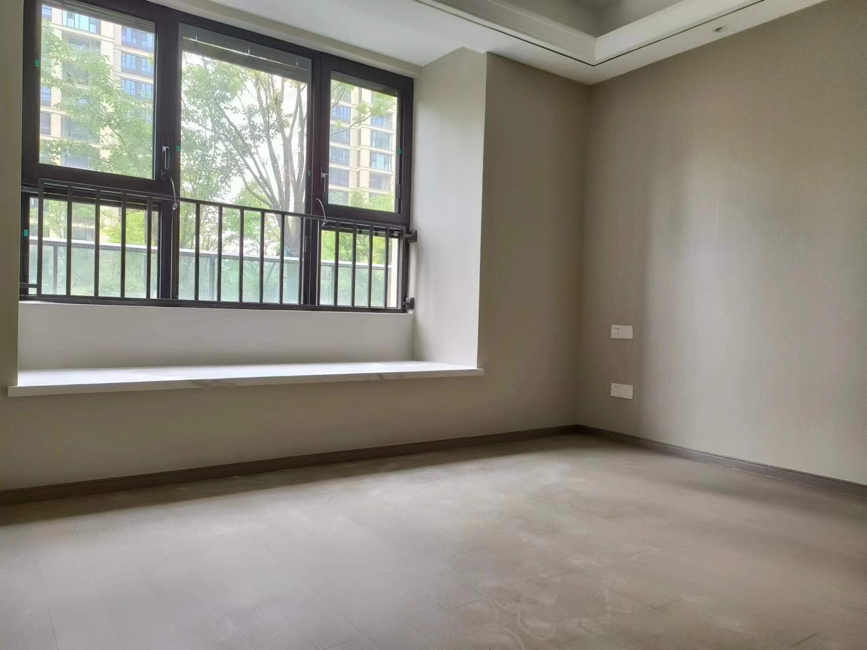 绿城&middot;诚园 4室2厅2卫 316m&sup2;