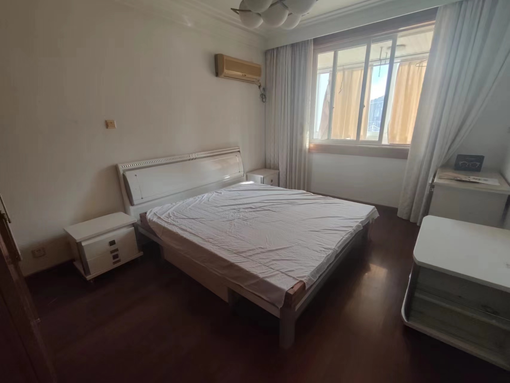 新佳园 3室2厅1卫 131m&sup2;