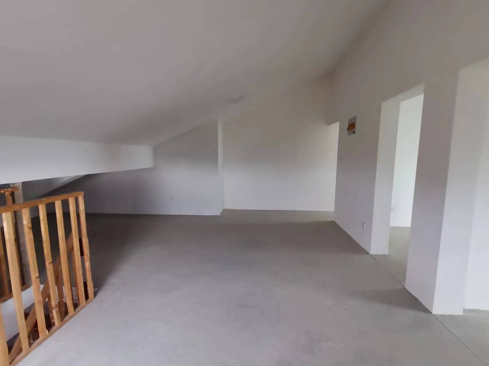 天香苑 4室2厅2卫 102m²