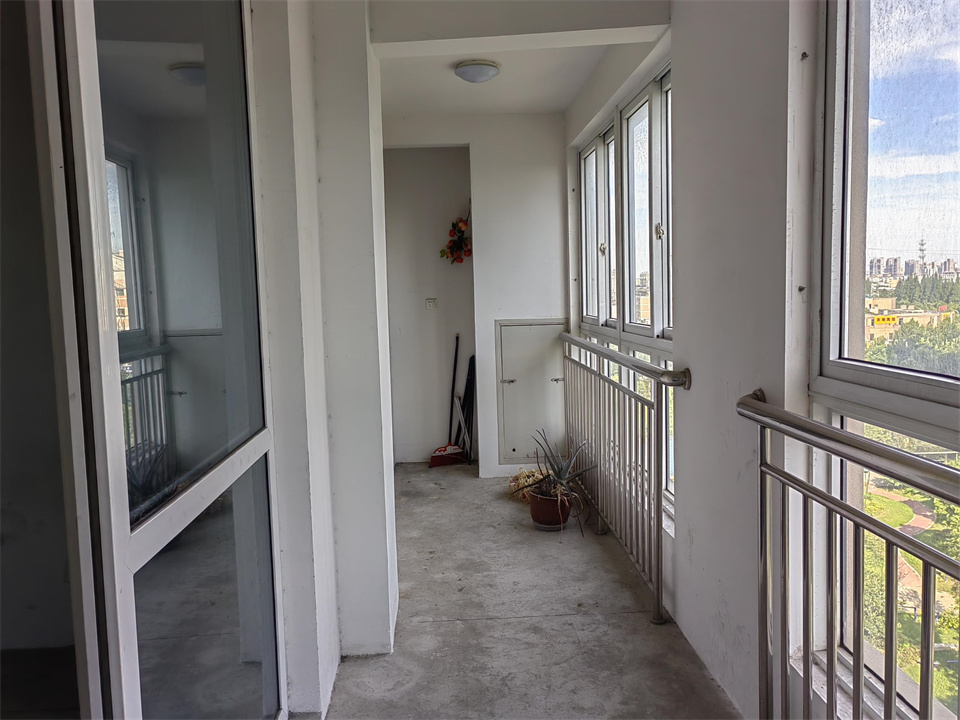 白龙花苑 1室厅卫 143m&sup2;