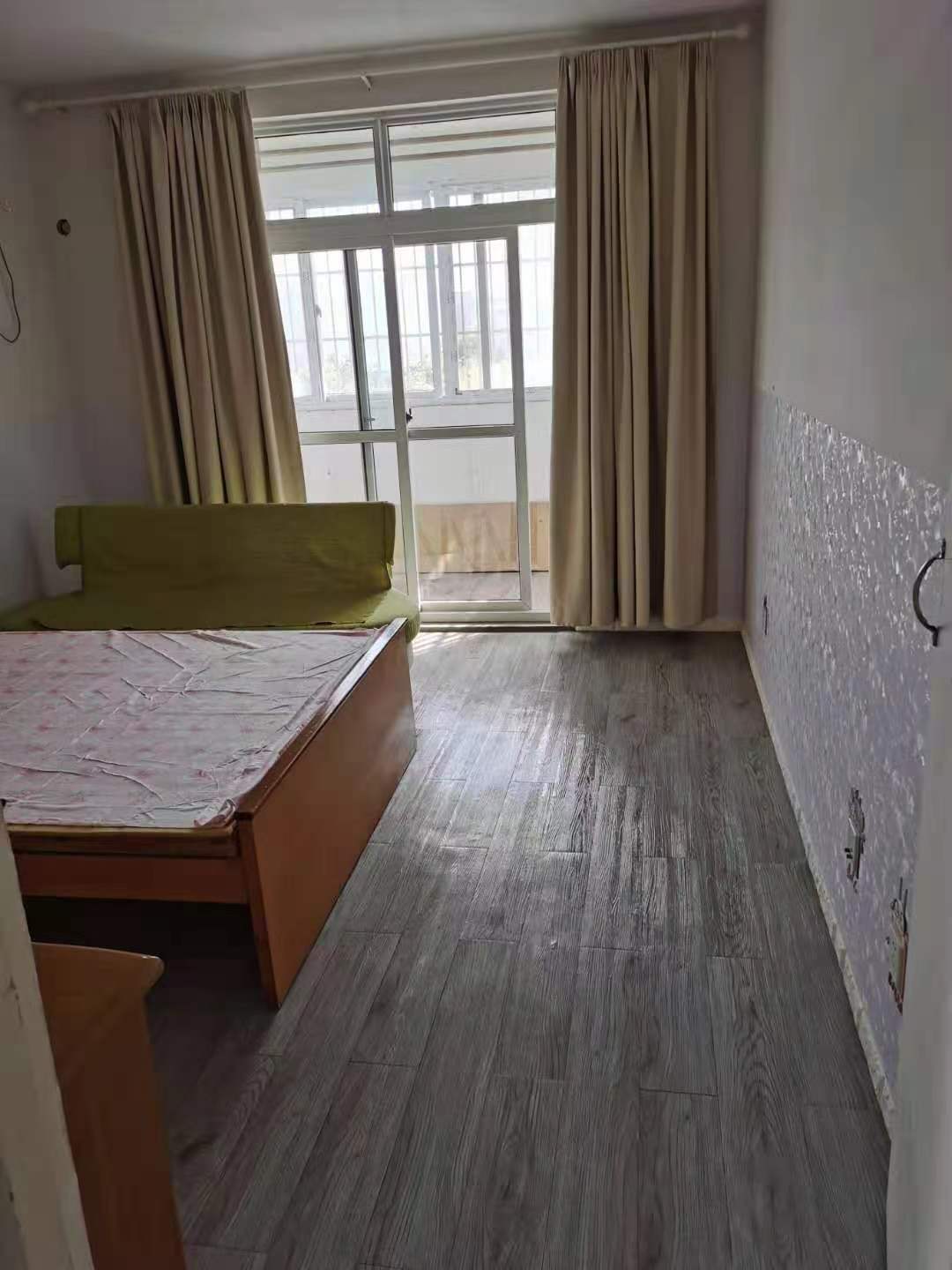 光明南村 1室1厅1卫 60m&sup2;