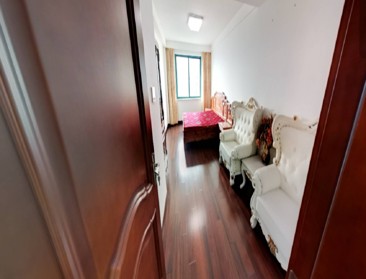 名都广场 3室2厅2卫 178m&sup2;