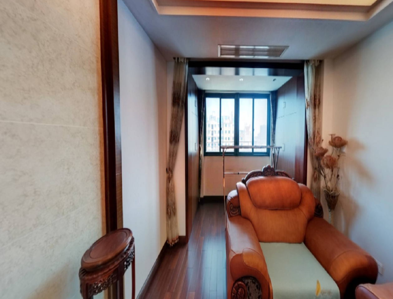 名都广场 3室2厅2卫 178m&sup2;