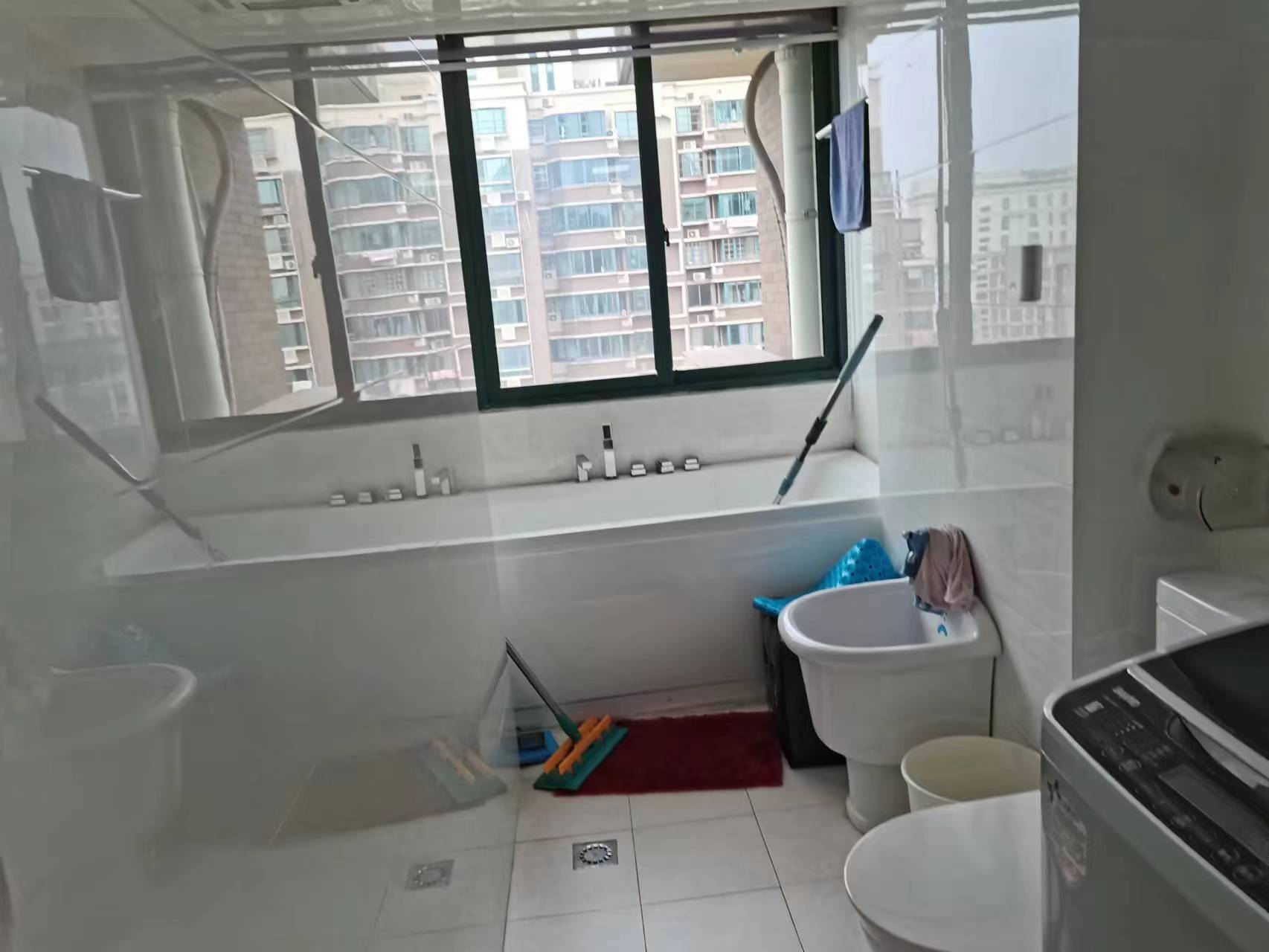 名都广场 3室2厅2卫 178m&sup2;