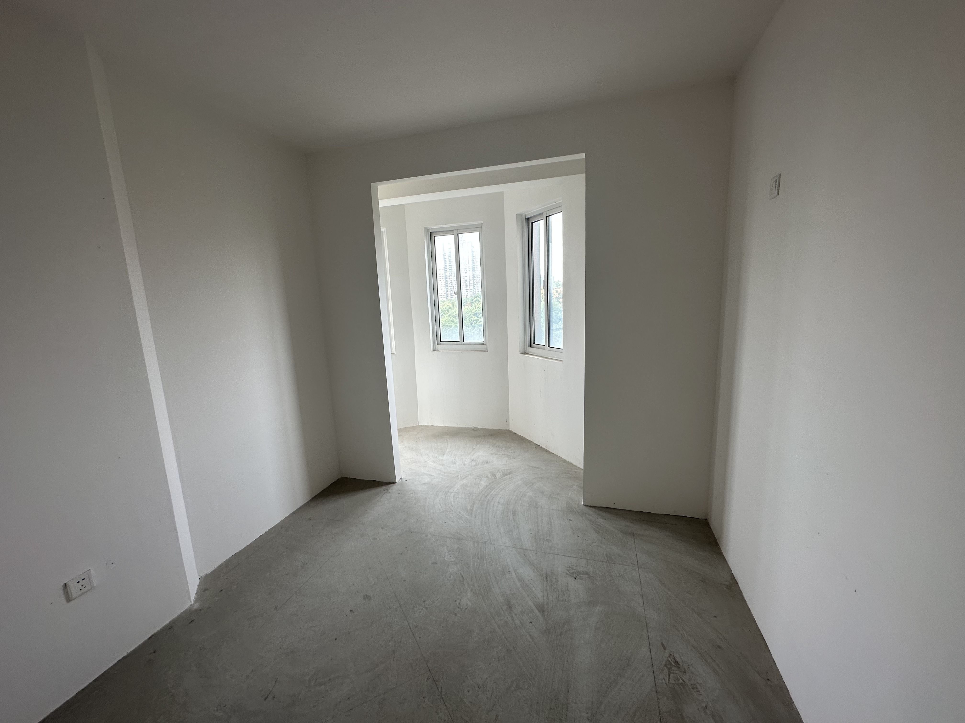 湖滨华庭 4室2厅2卫 143.81m&sup2;