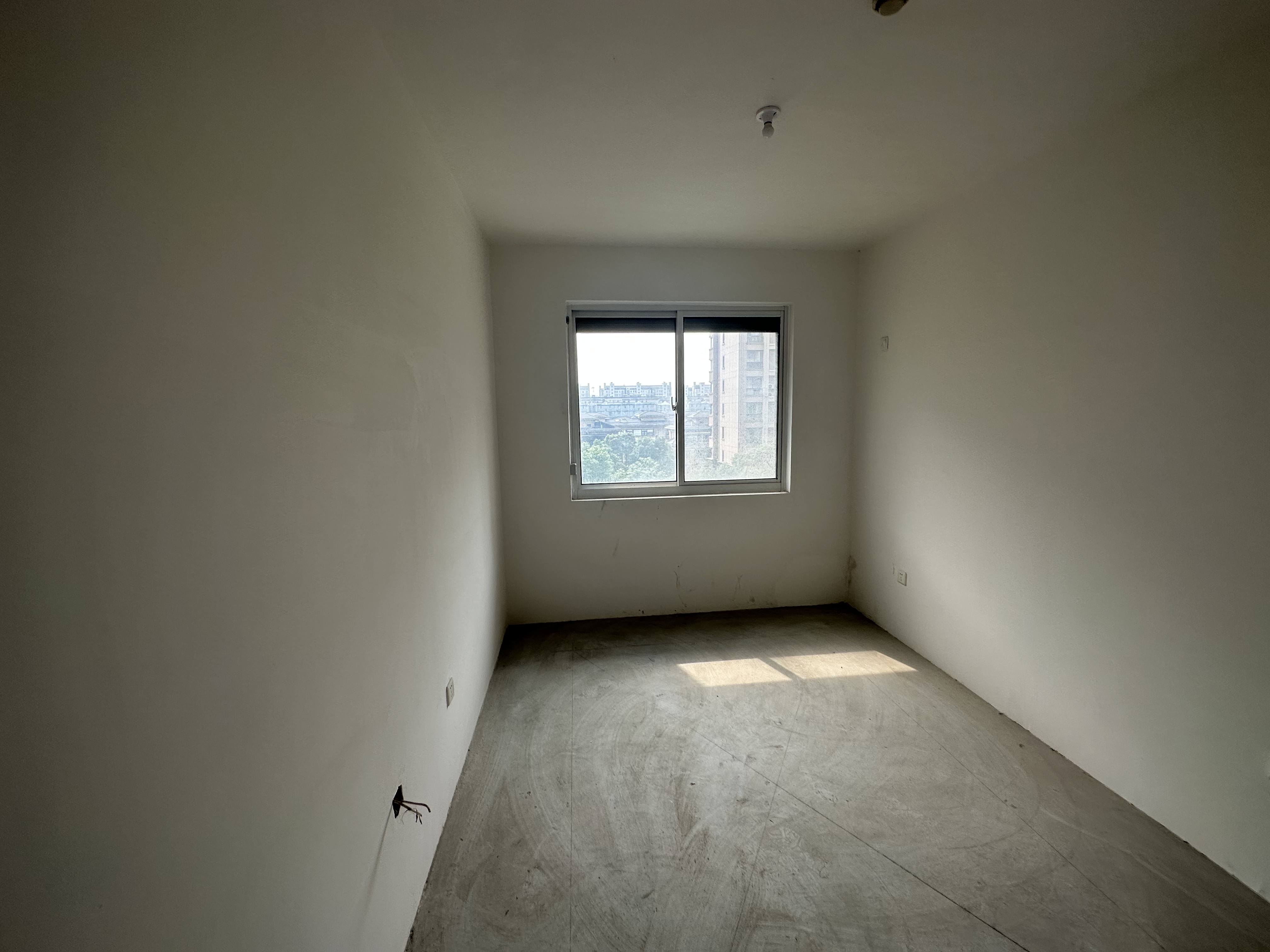 湖滨华庭 4室2厅2卫 143.81m&sup2;