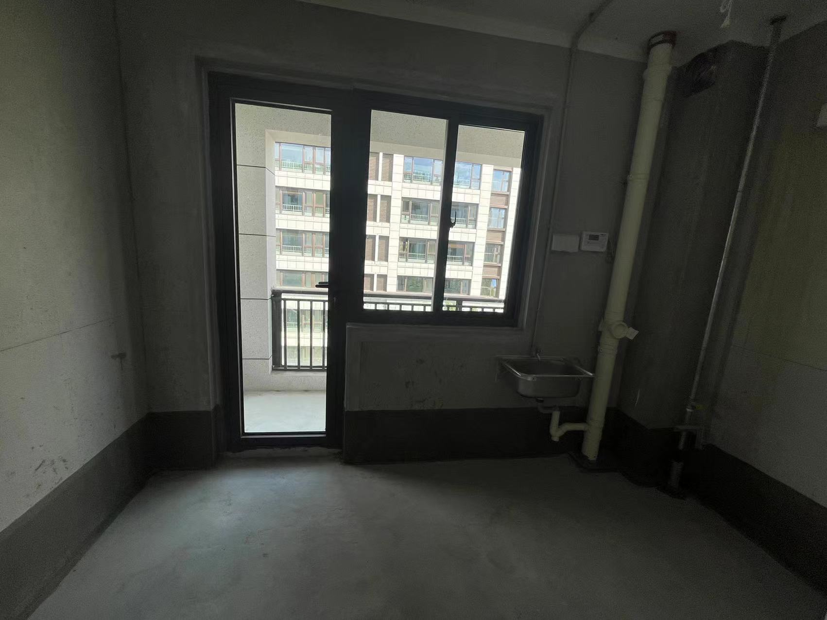 濠江南苑 4室2厅2卫 142.00m&sup2;