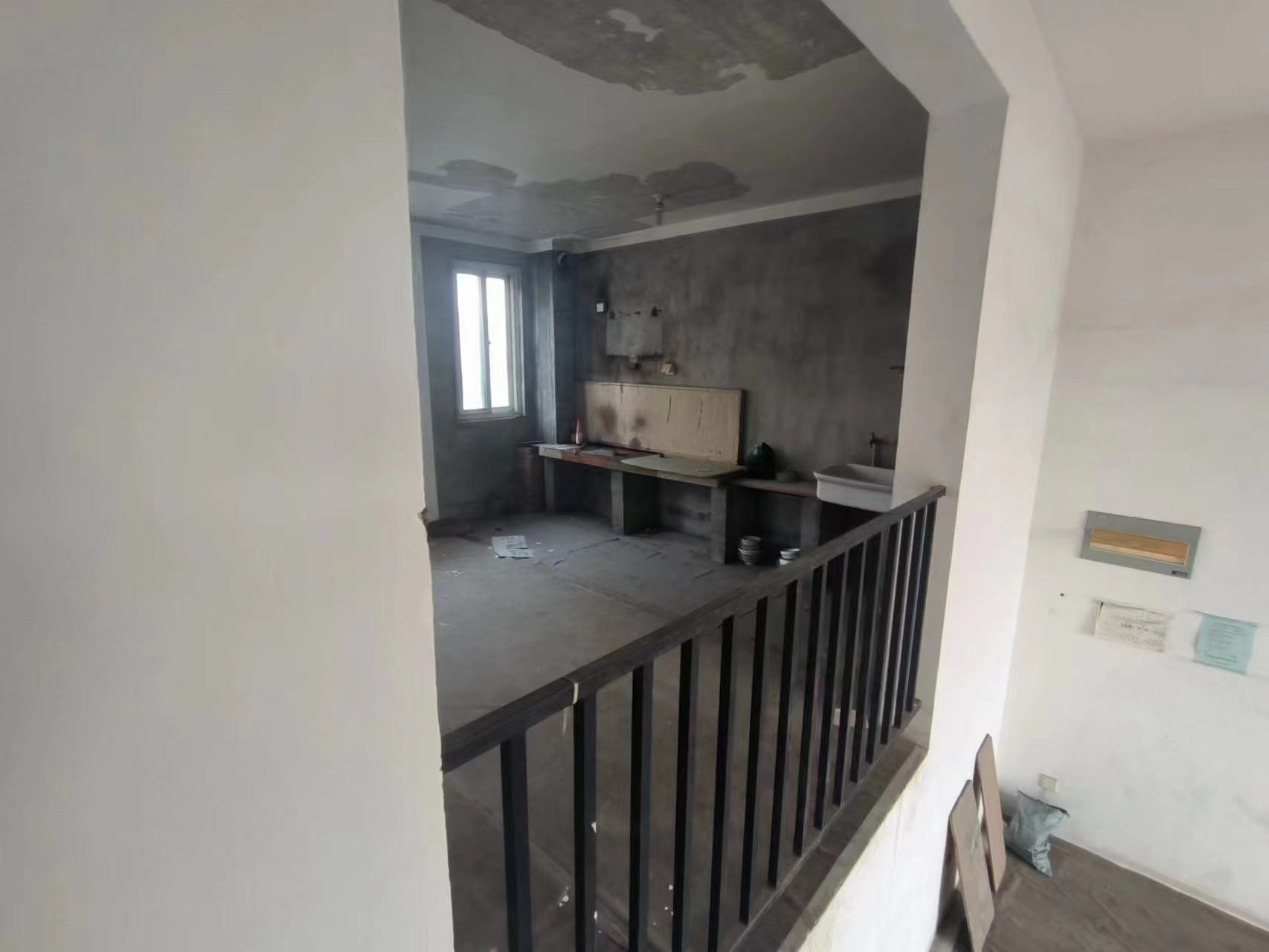 启秀星河城 5室2厅2卫 199m&sup2;