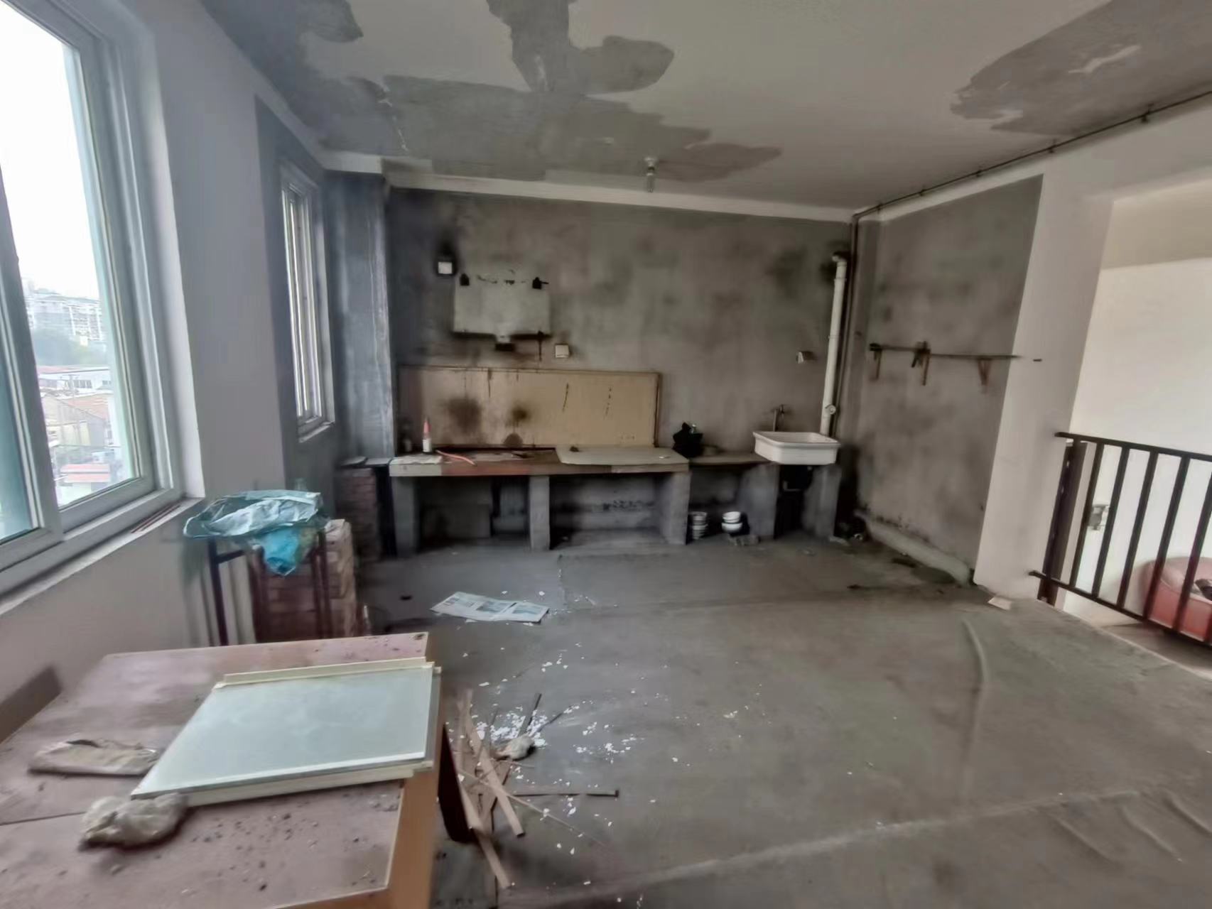 启秀星河城 5室2厅2卫 199m&sup2;