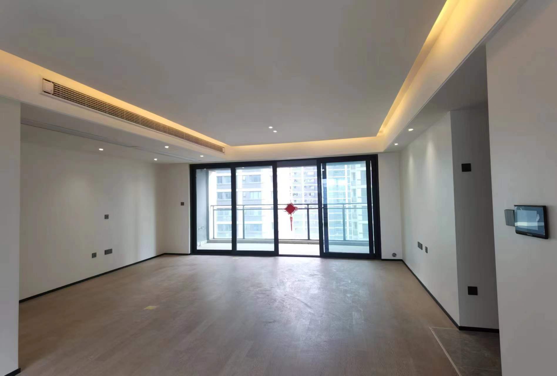 万科翡翠东第 4室2厅2卫 150m&sup2;