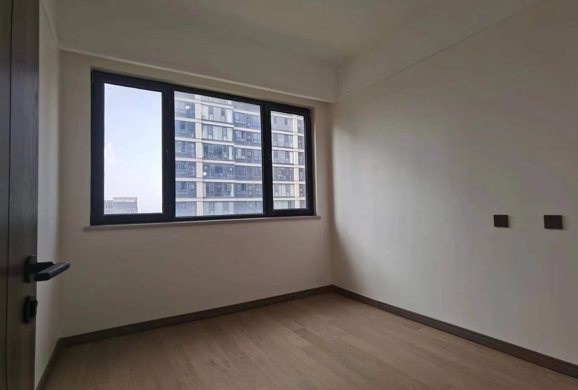 万科翡翠东第 4室2厅2卫 150m&sup2;
