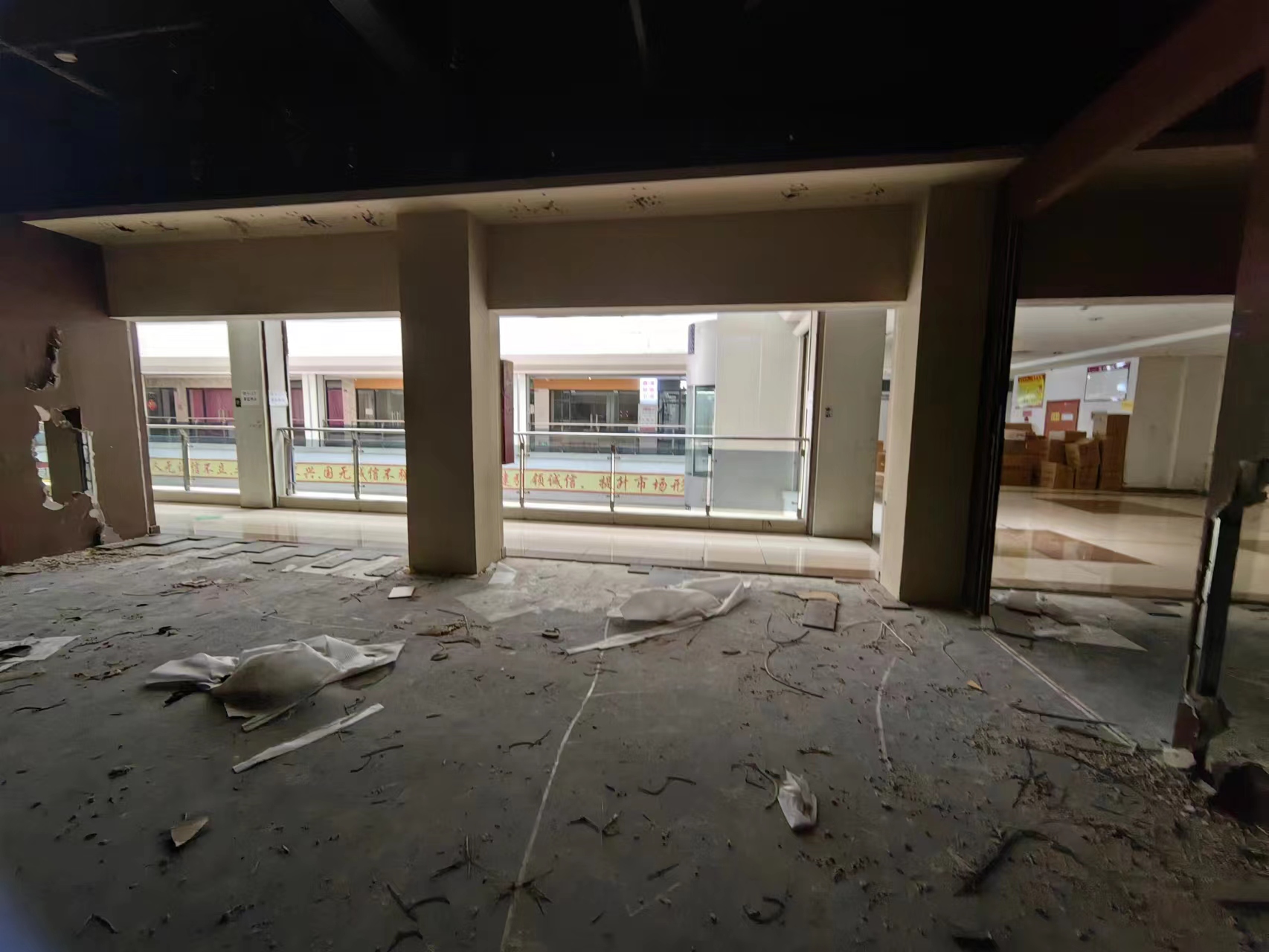 鸿运大厦 1室1厅1卫 66m&sup2;