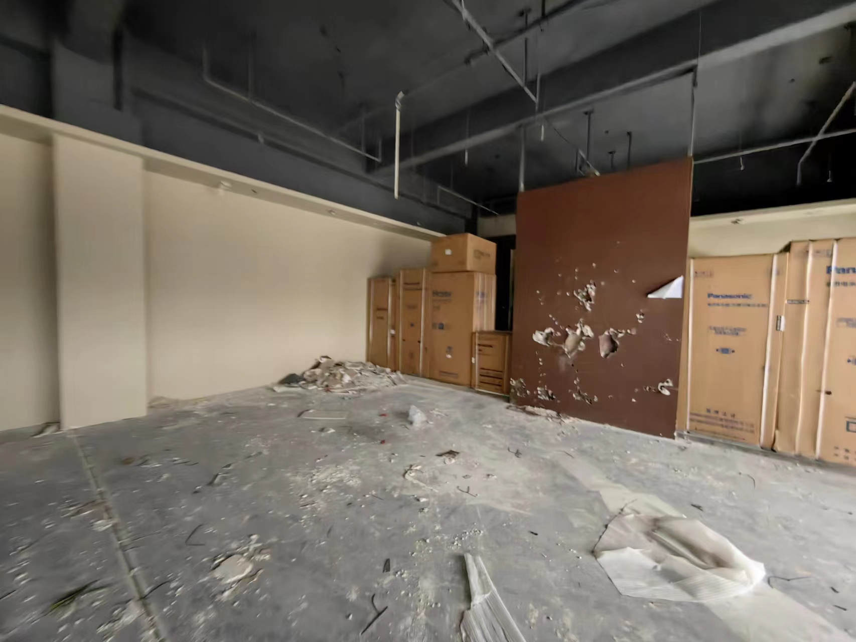 鸿运大厦 1室1厅1卫 66m&sup2;