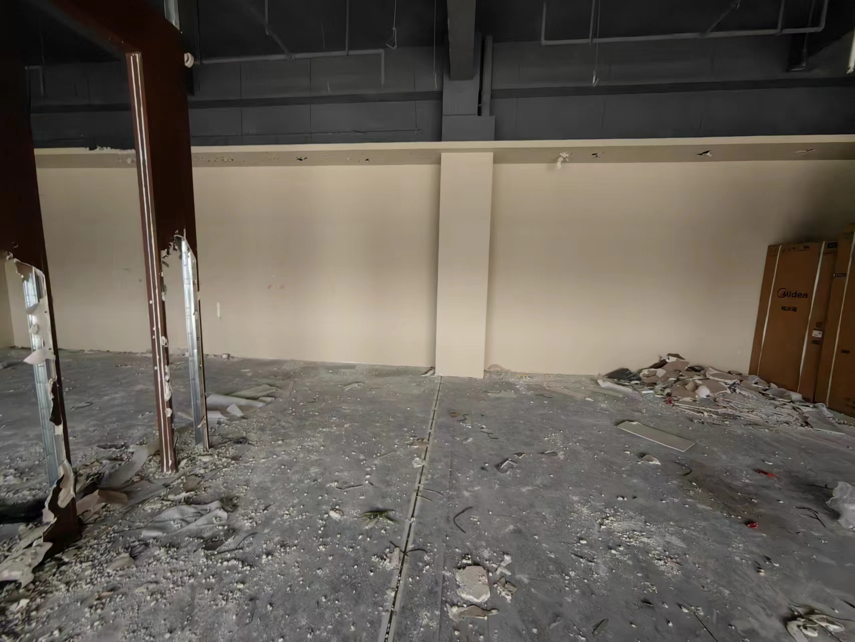 鸿运大厦 1室1厅卫 37.9m&sup2;
