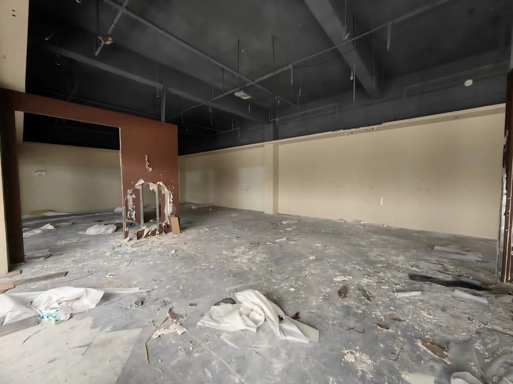 鸿运大厦 1室1厅卫 37.9m&sup2;