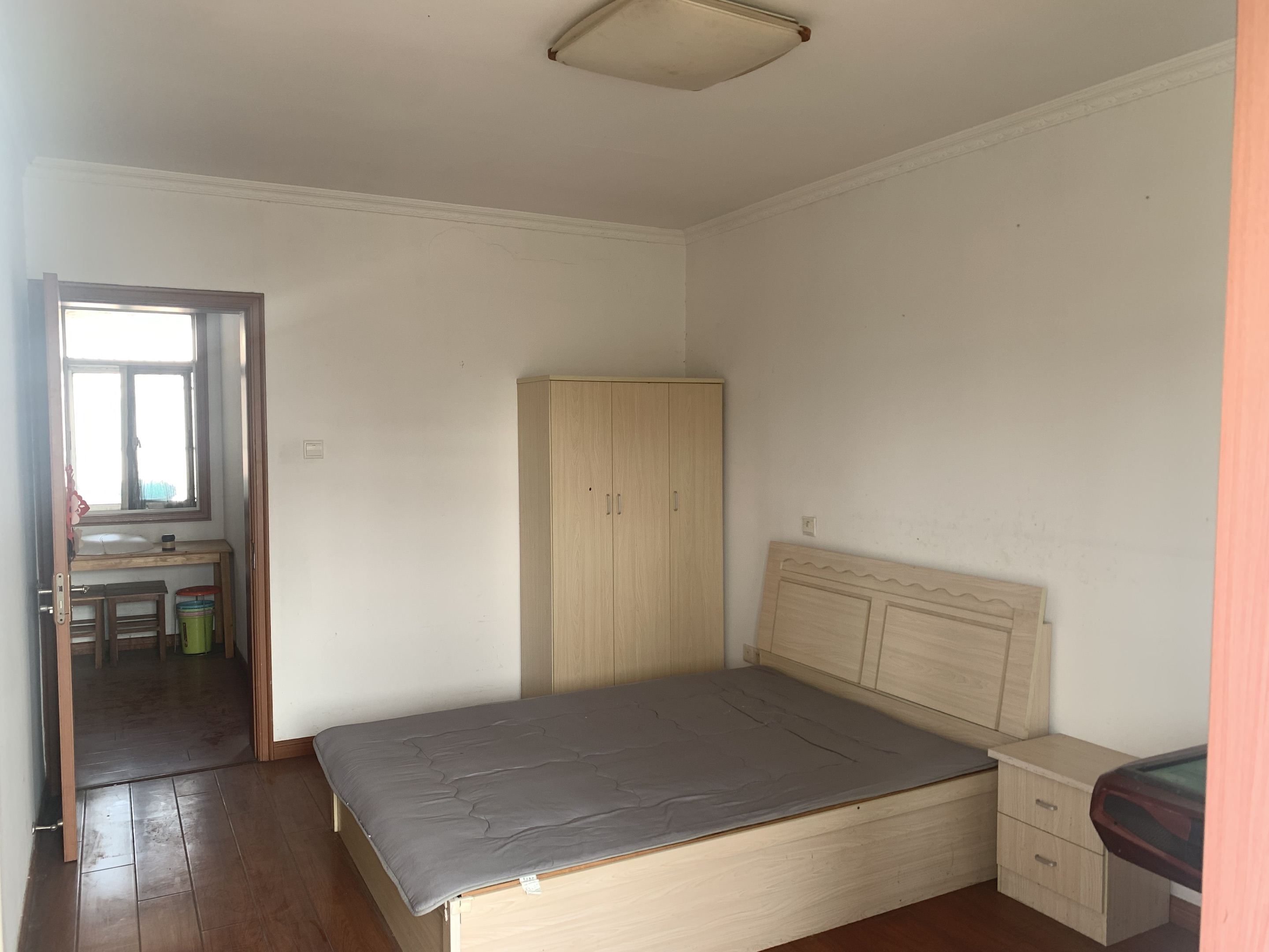 虹桥东村 3室1厅1卫 73m&sup2;