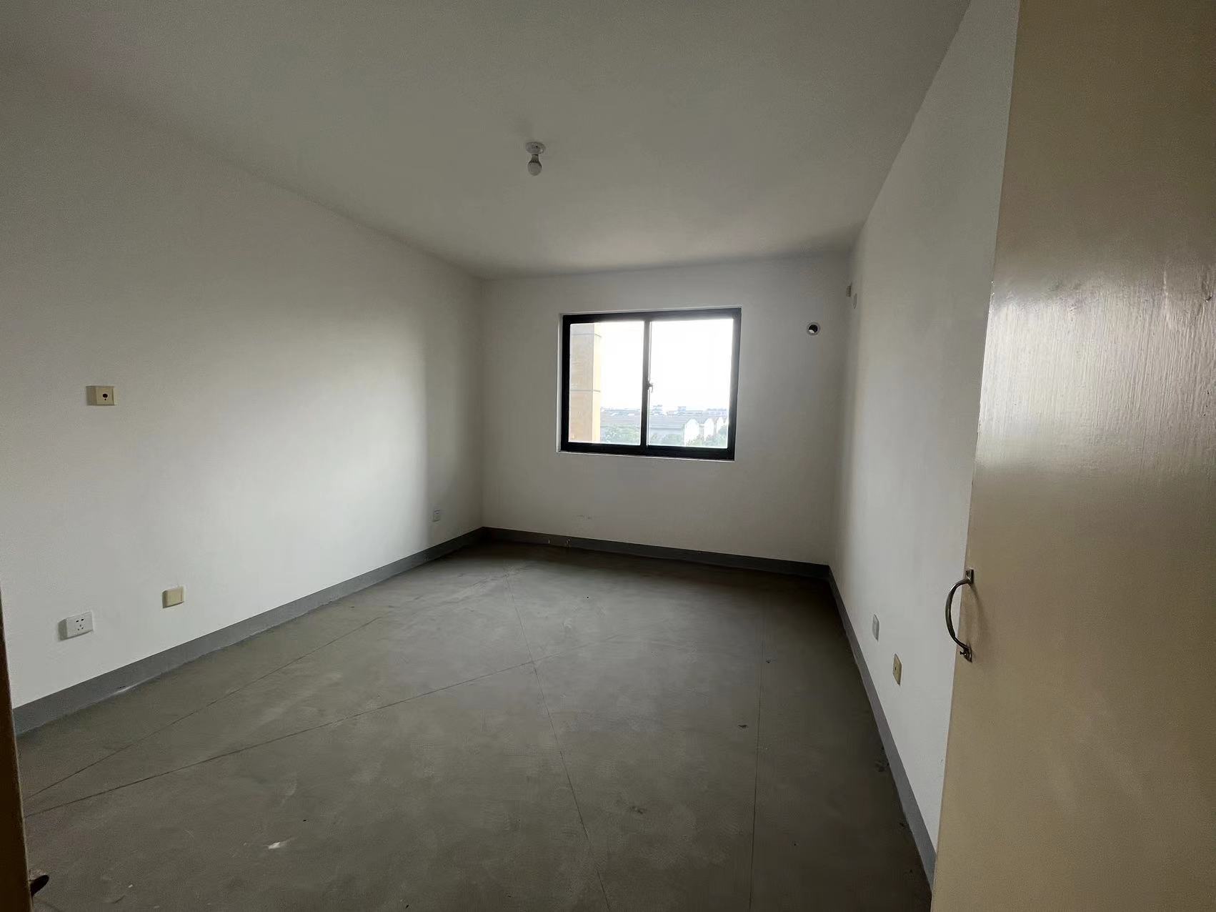 新城新苑 2室1厅1卫 147m&sup2;
