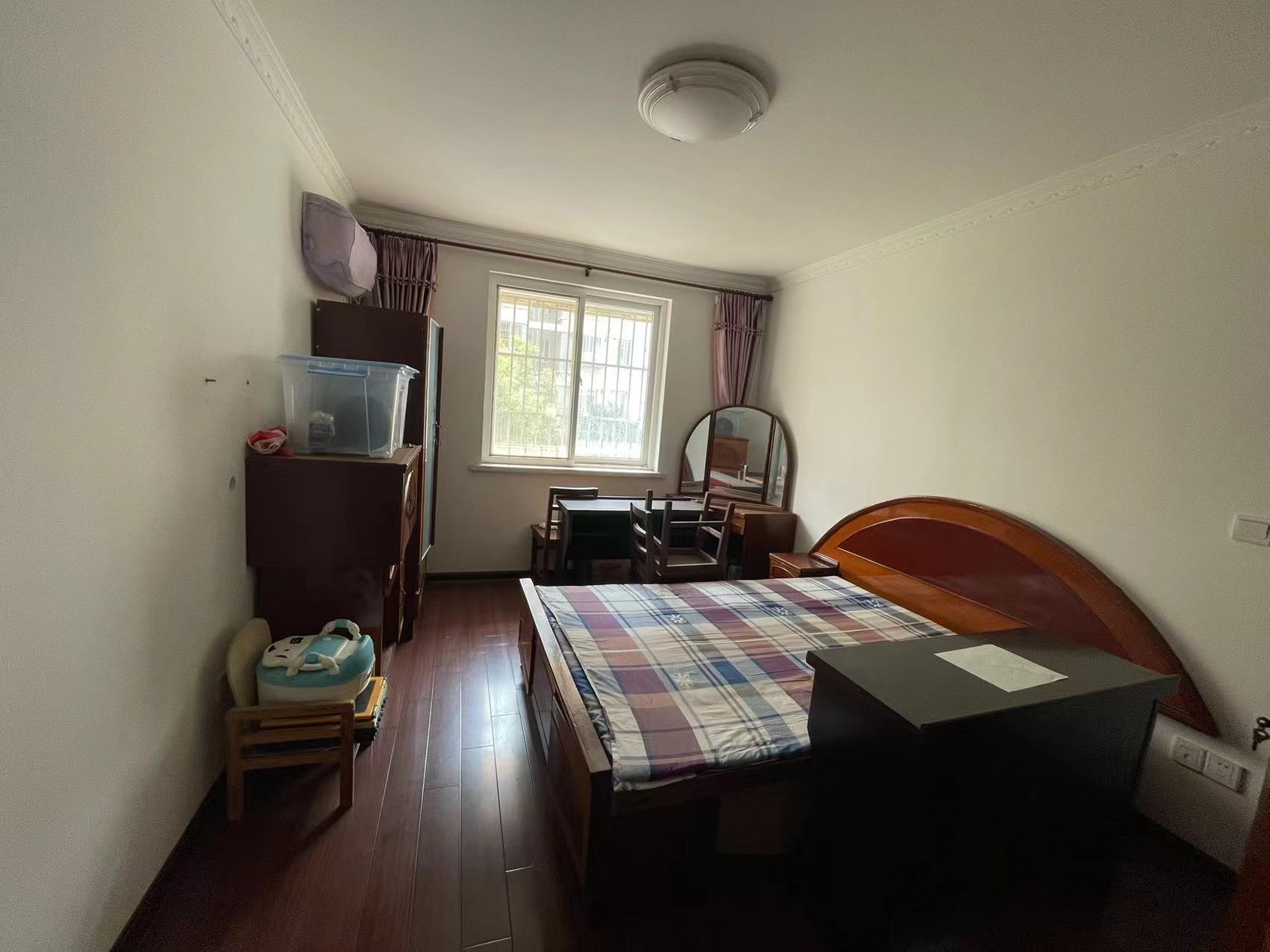 春晖花园 3室2厅1卫 108m&sup2;