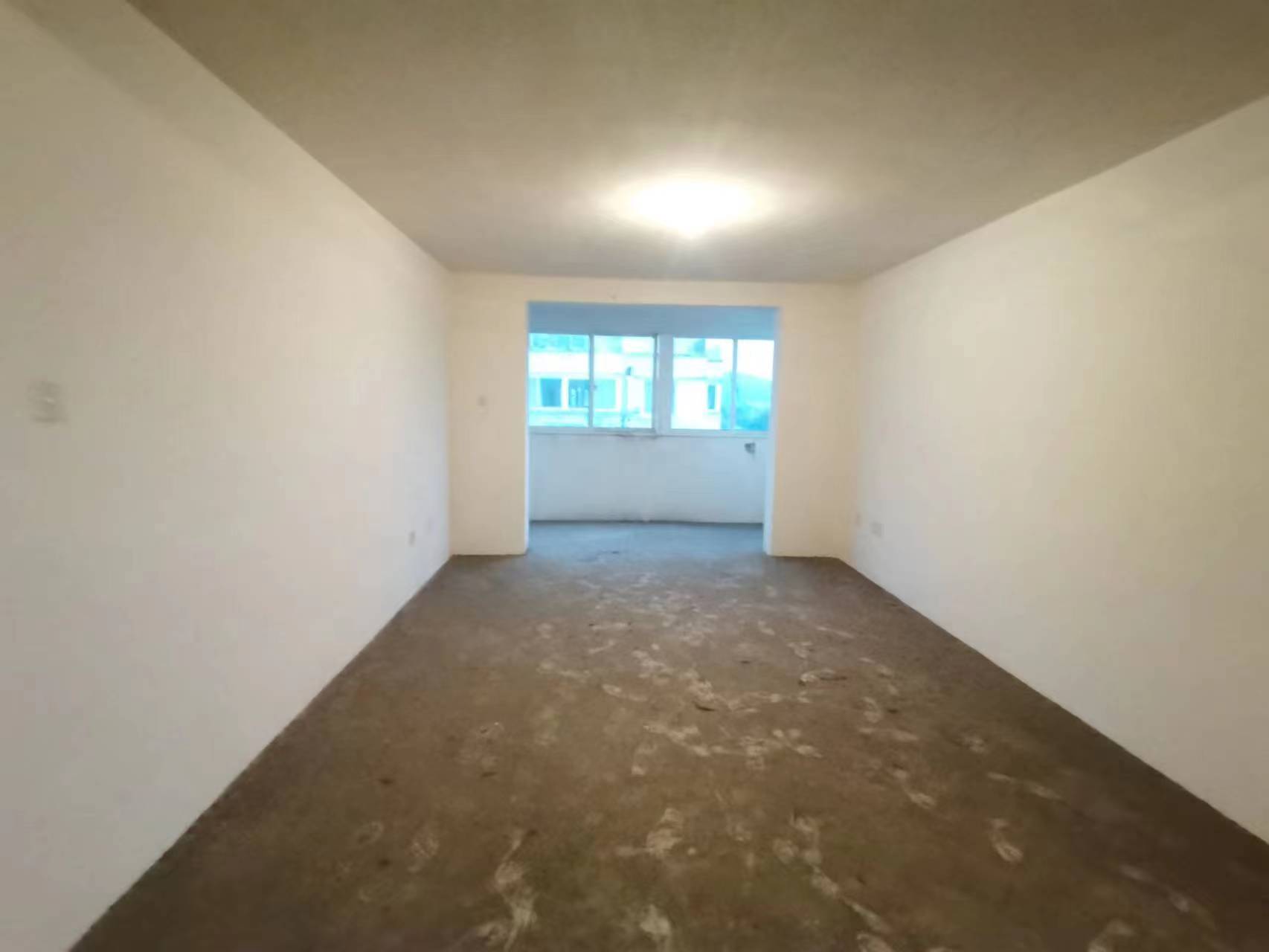 五山公寓 5室3厅2卫 142.76m²