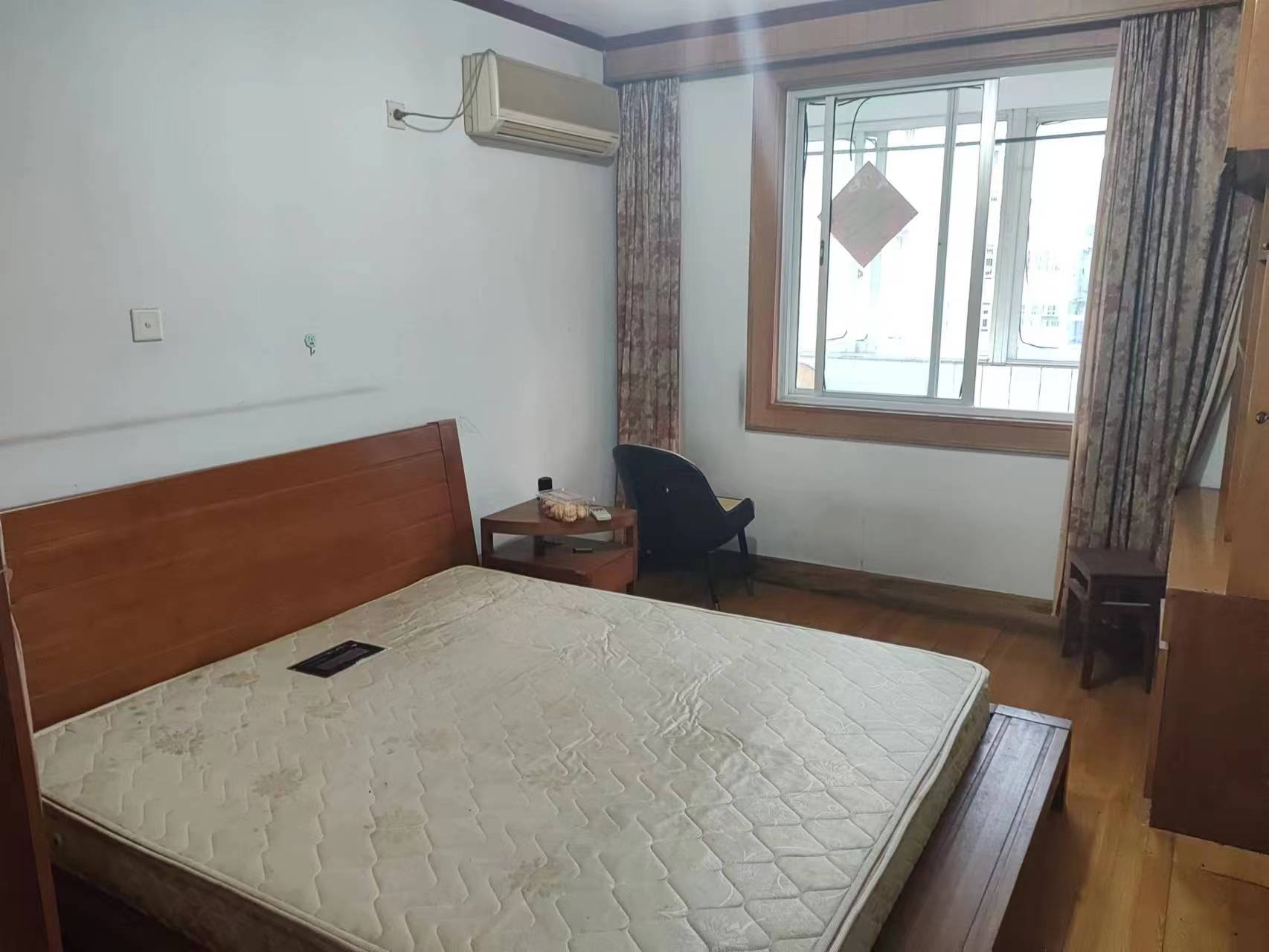 越江新村 3室2厅1卫 111m&sup2;