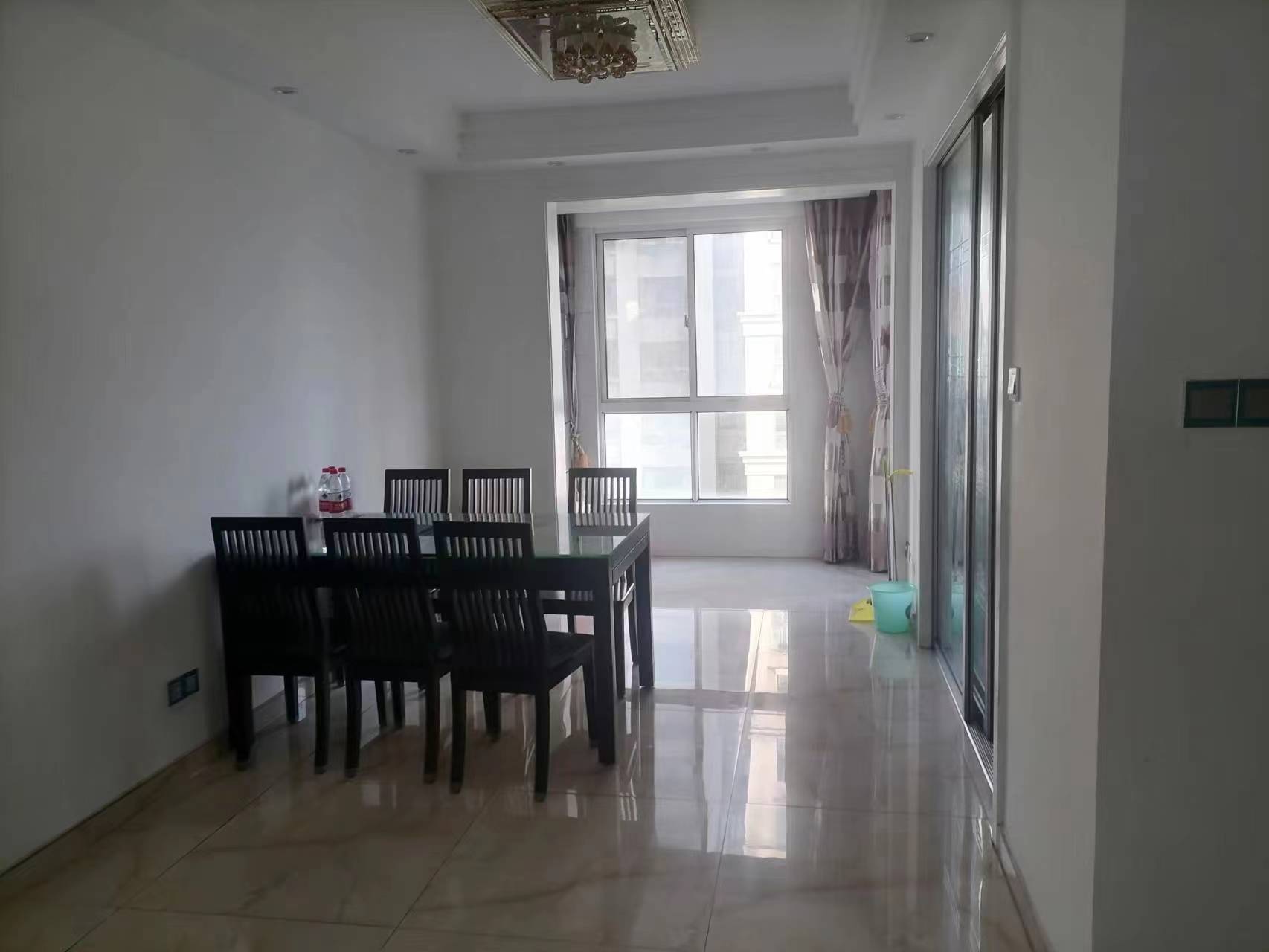 南通橡树湾 3室2厅2卫 130m&sup2;