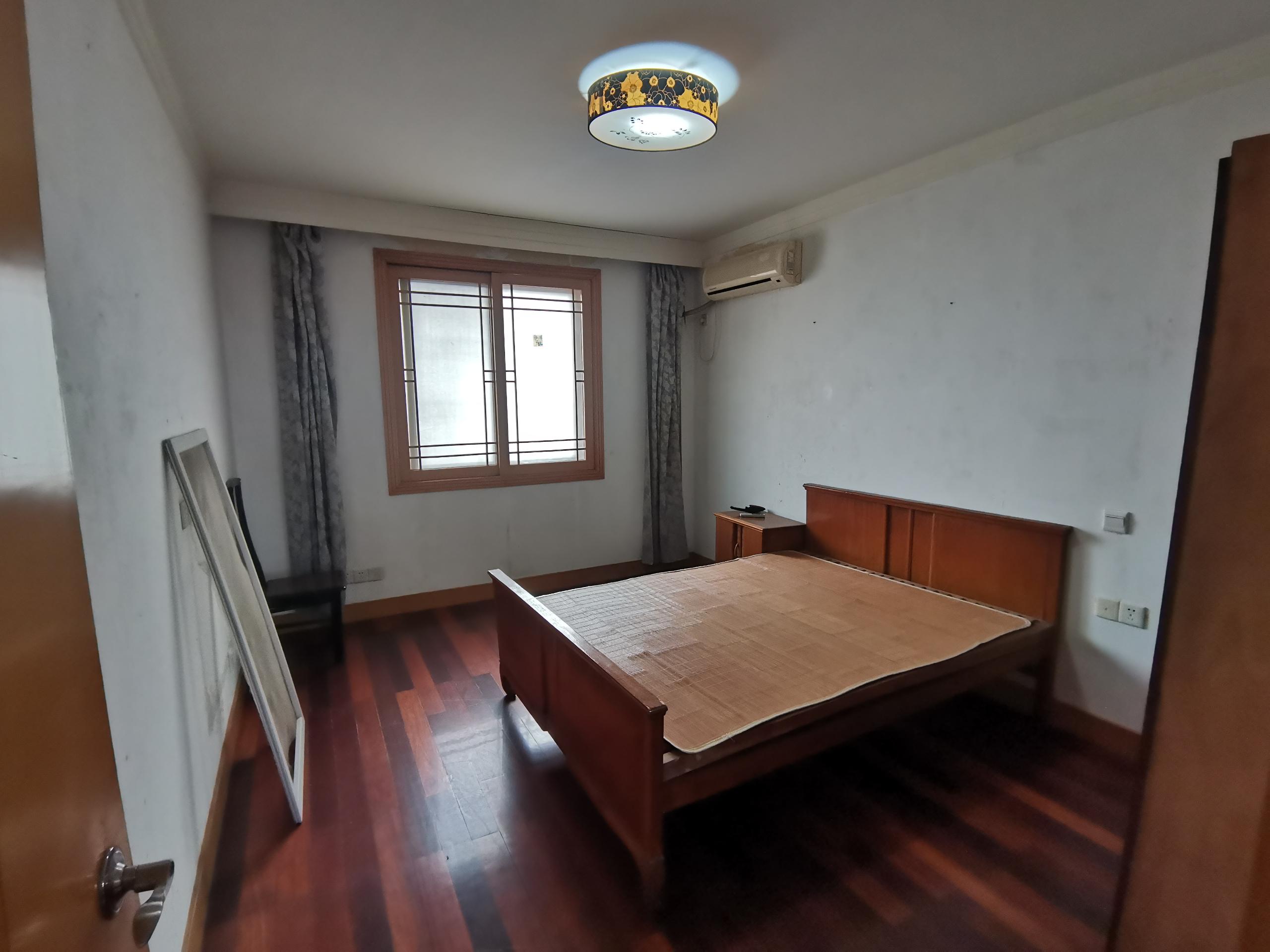 恒成楼 3室2厅1卫 130m&sup2;