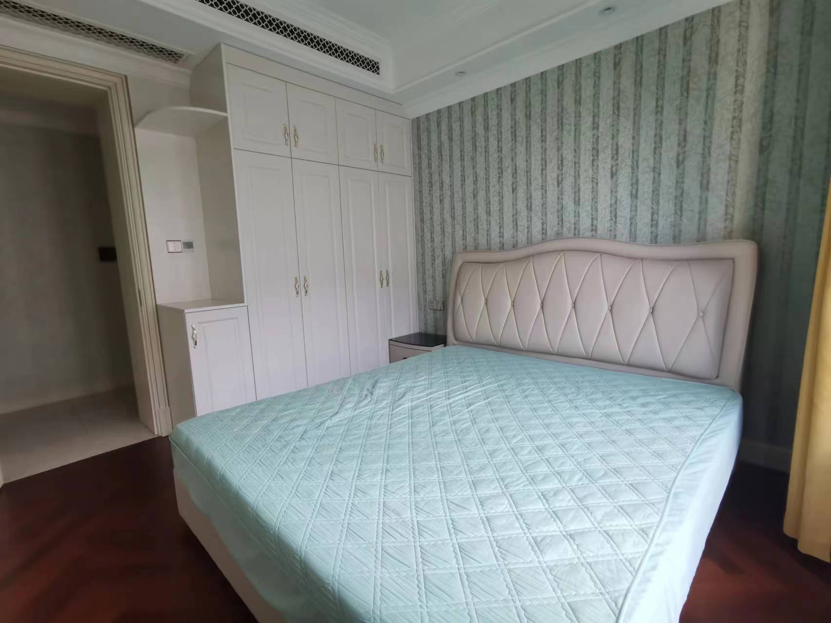 中海铂樾府 3室2厅2卫 143.00m&sup2;