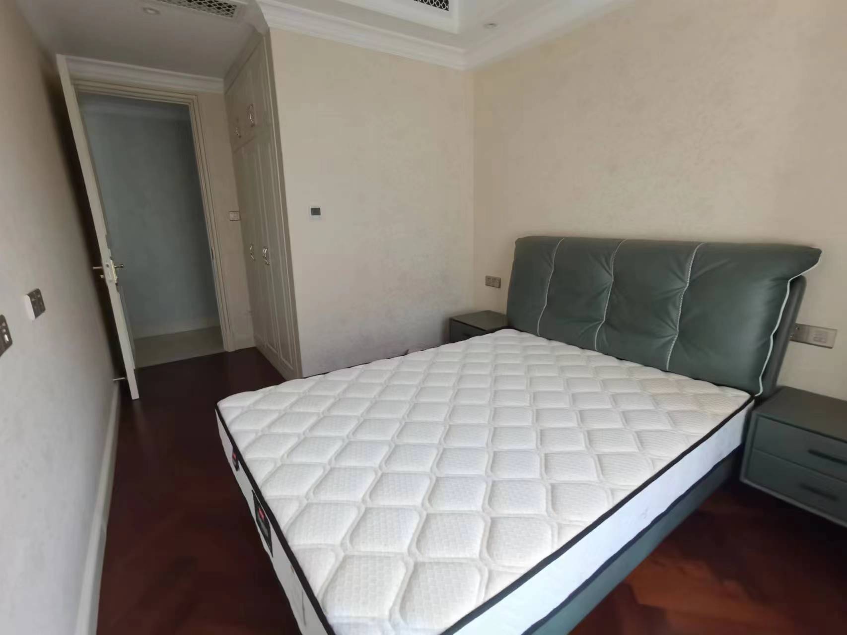 中海铂樾府 3室2厅2卫 143.00m&sup2;