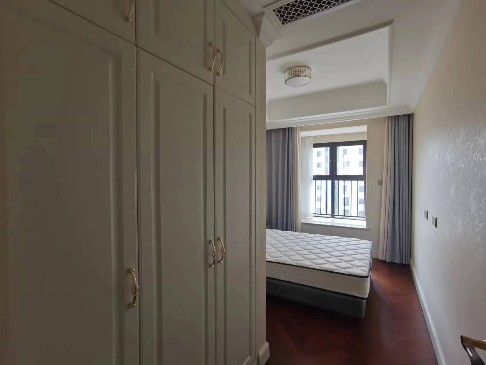 中海铂樾府 3室2厅2卫 143.00m&sup2;