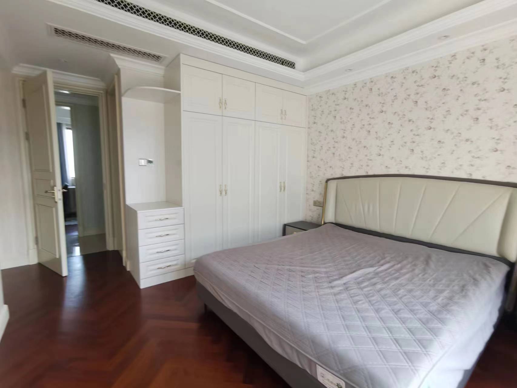 中海铂樾府 3室2厅2卫 143.00m&sup2;