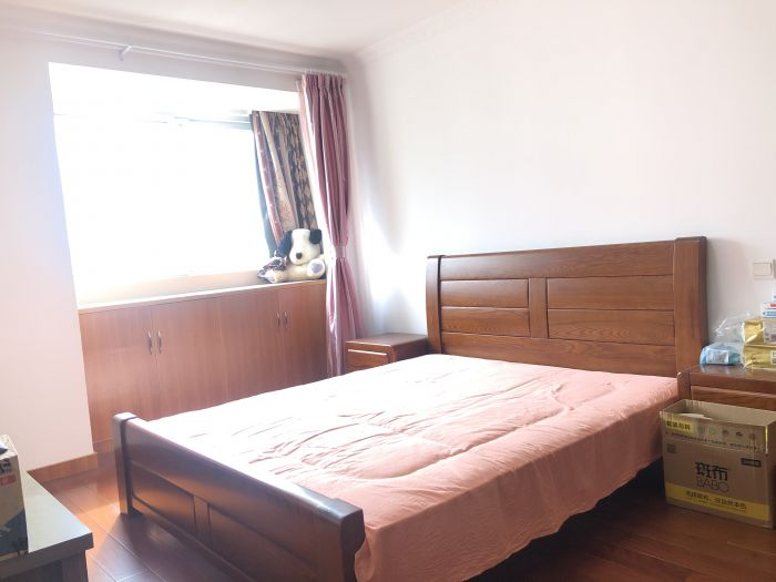 春晖花园 3室2厅2卫 138m&sup2;