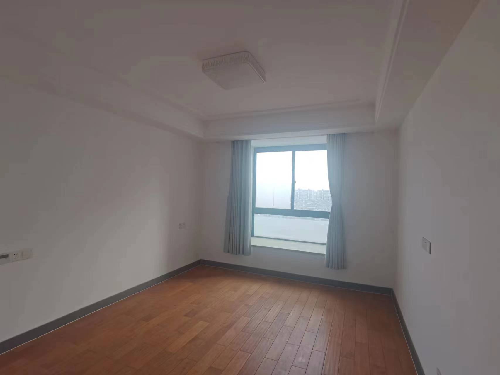 金和家园 5室3厅2卫 200m&sup2;