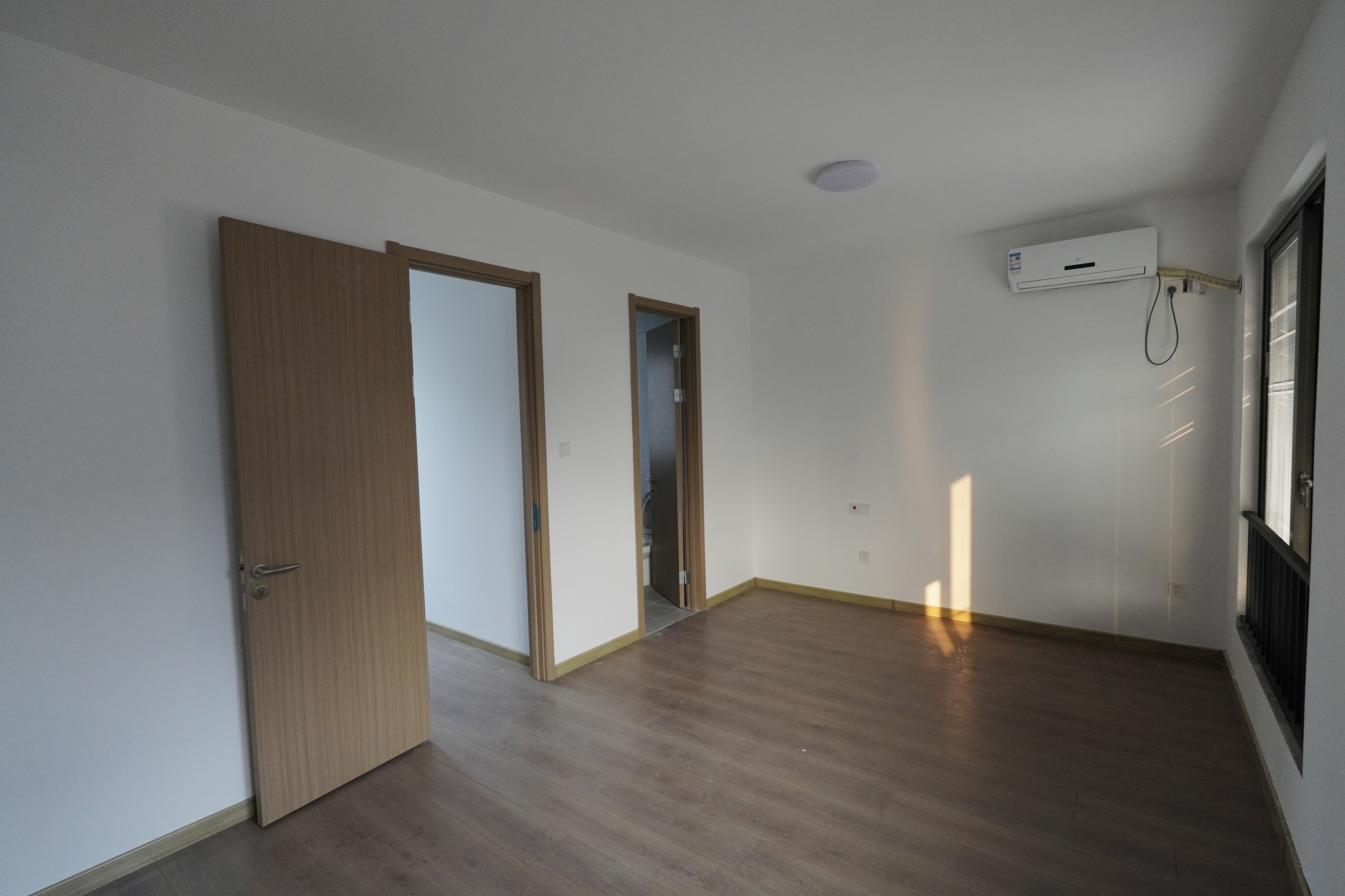 融信&middot;澜宸 5室2厅2卫 280m&sup2;