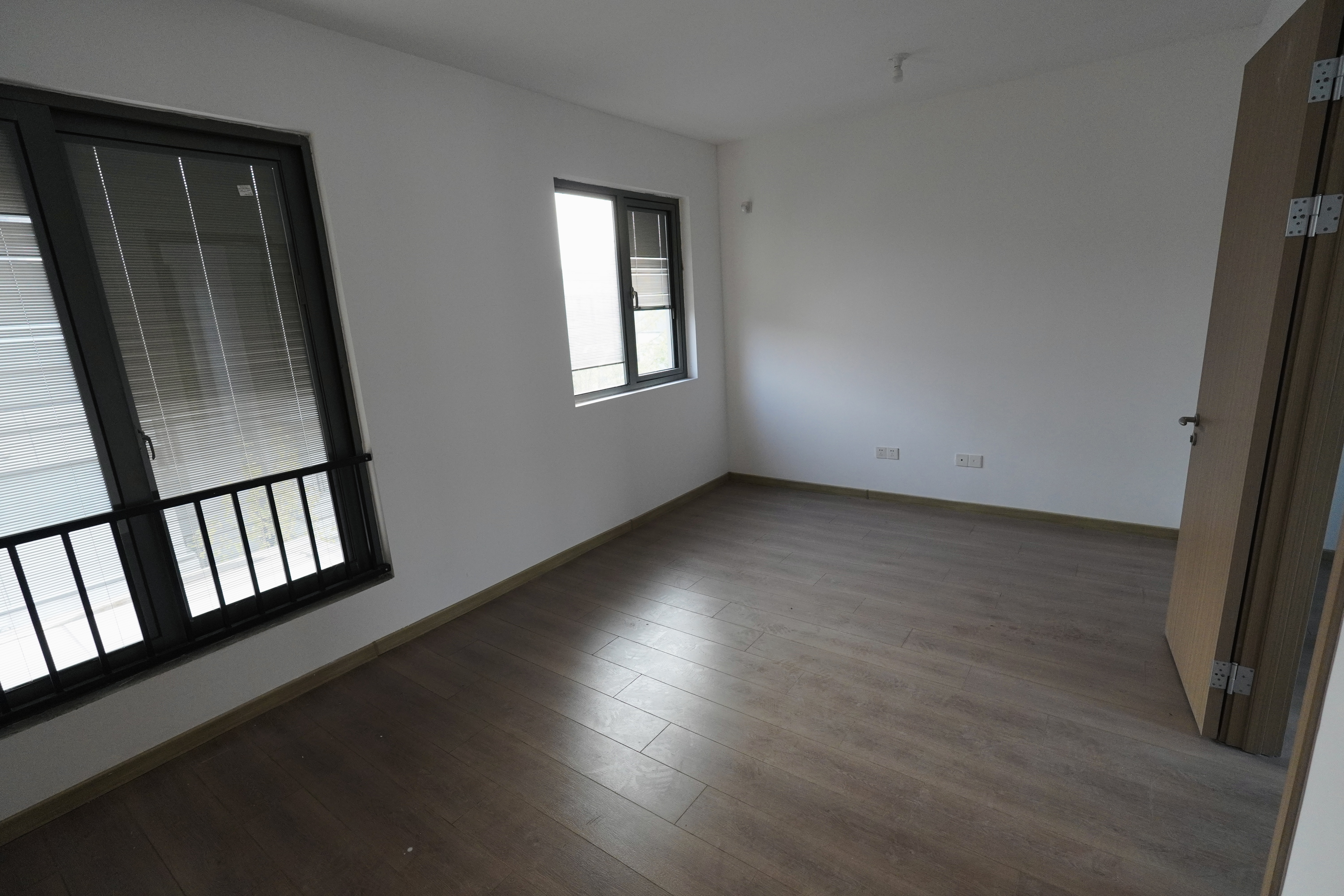 融信&middot;澜宸 5室2厅2卫 280m&sup2;