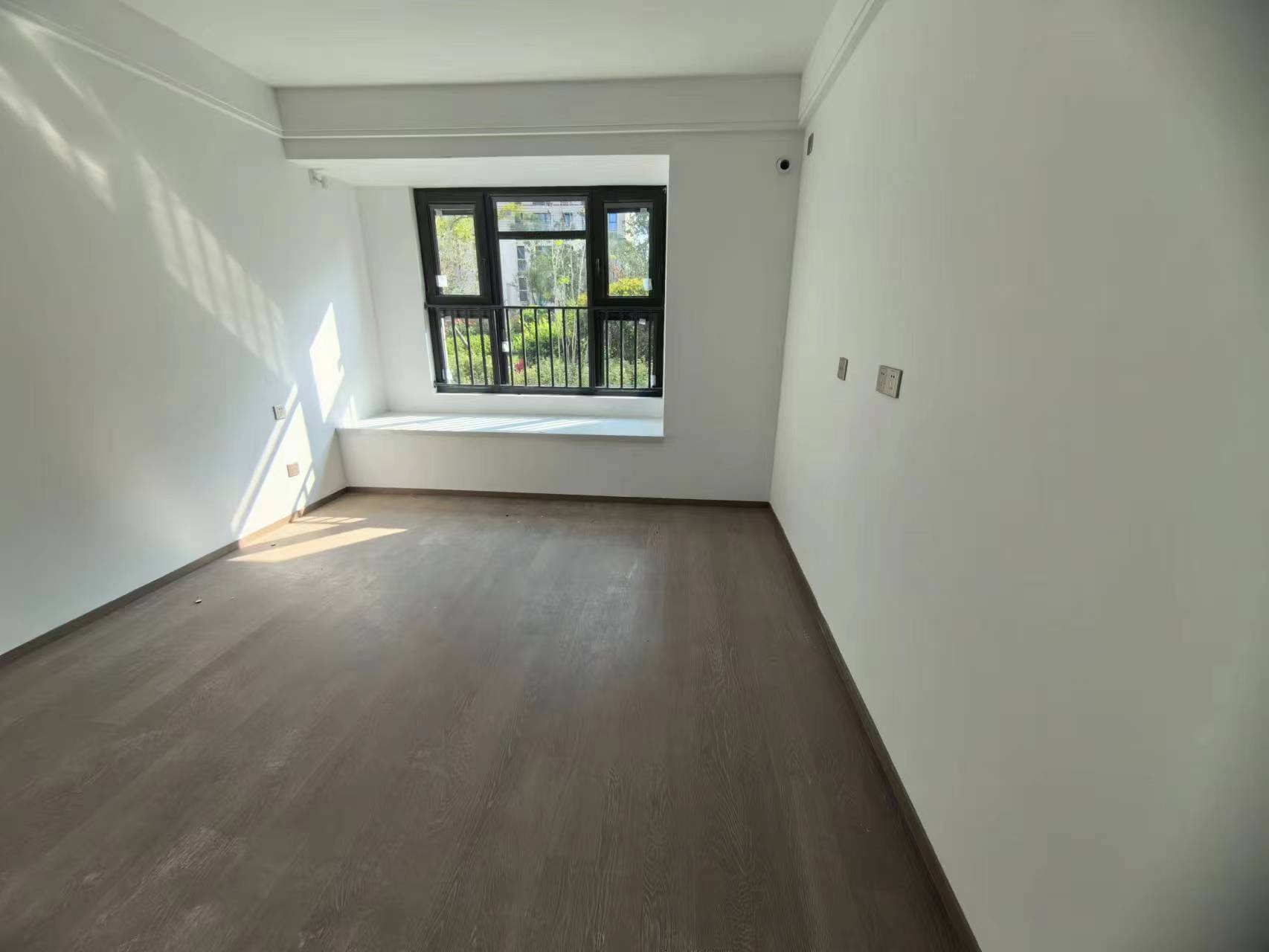 华禧铭苑 3室2厅1卫 100m&sup2;