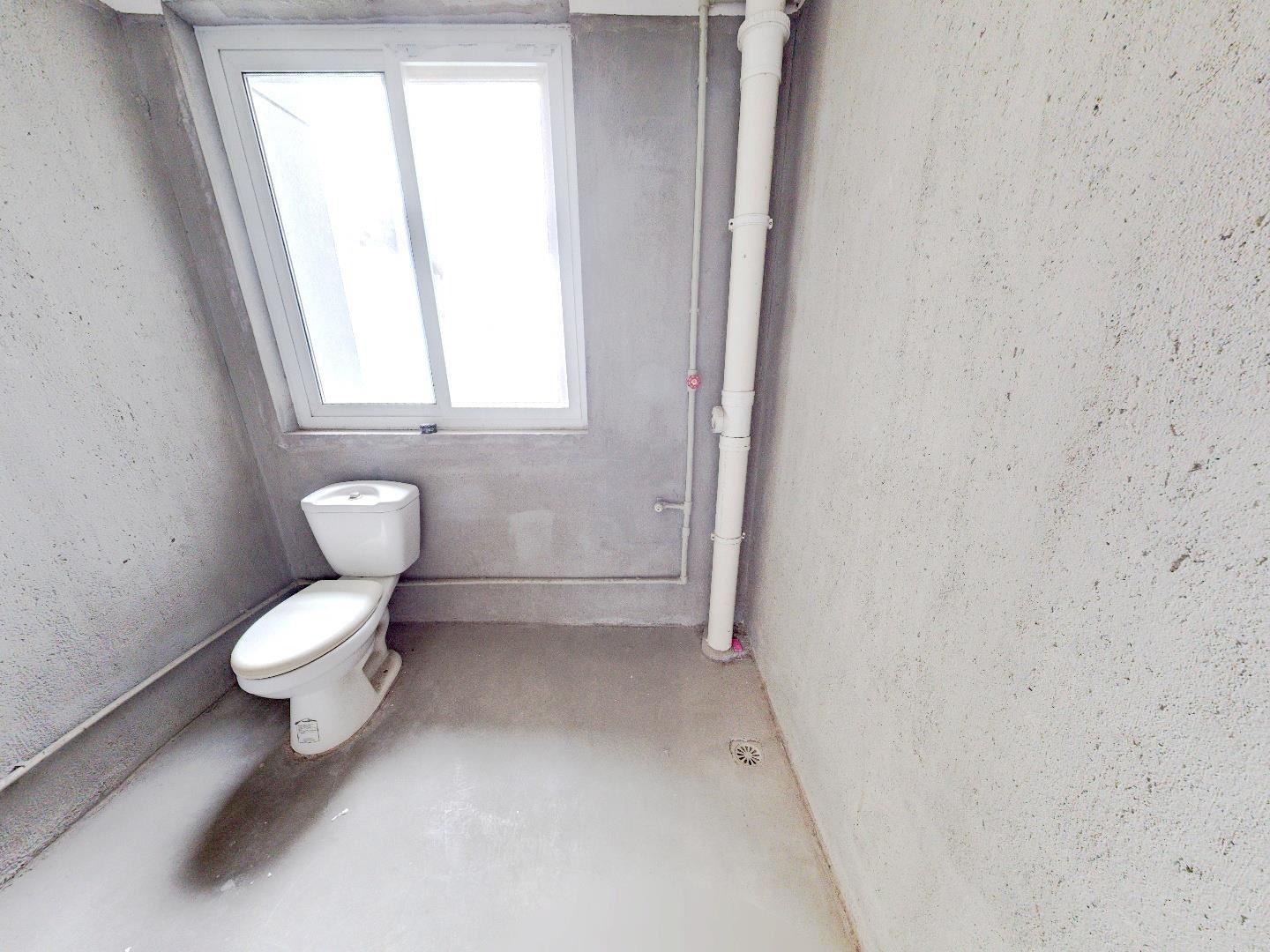 新华佳园 3室2厅2卫 134m&sup2;