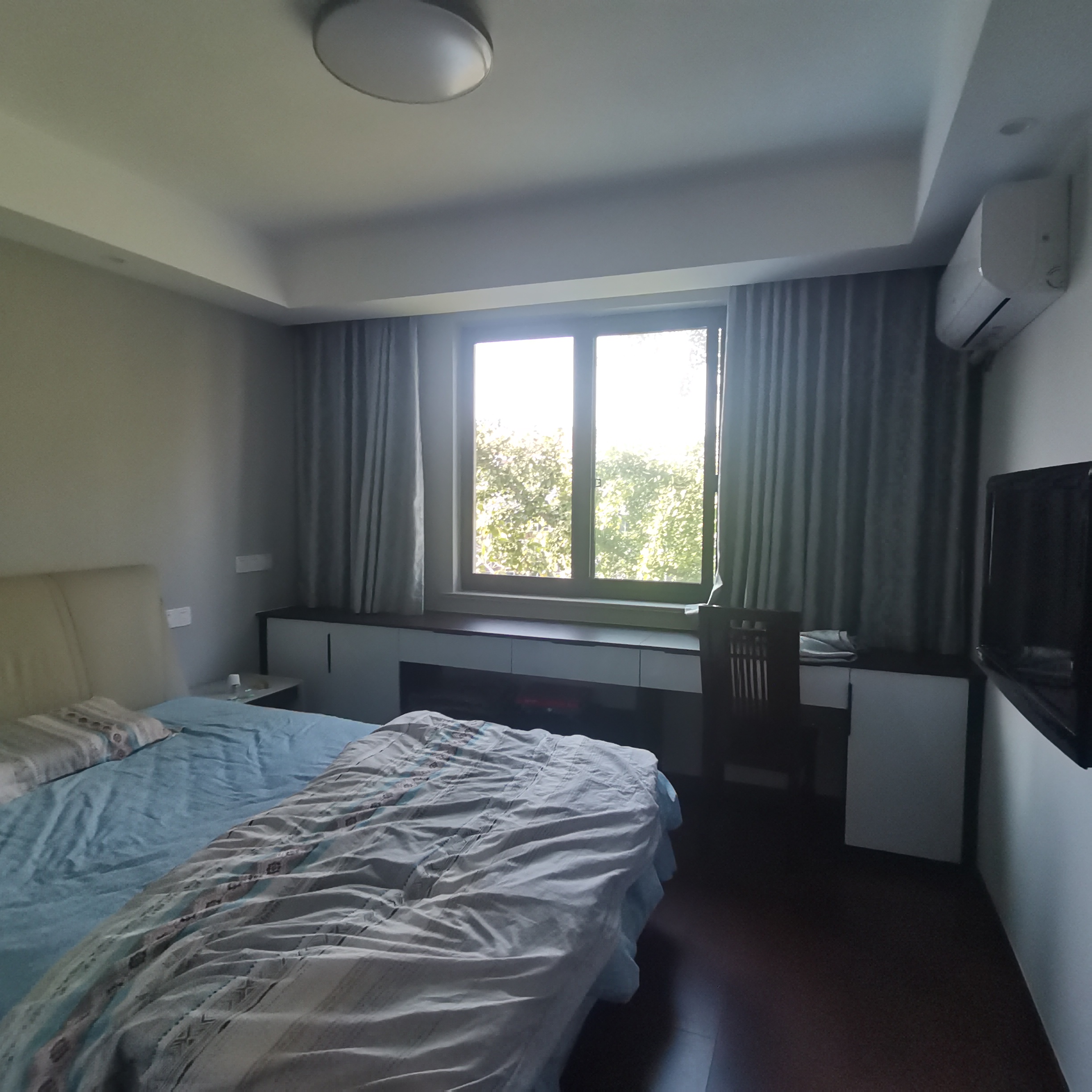 东昇花园 3室2厅2卫 132m&sup2;
