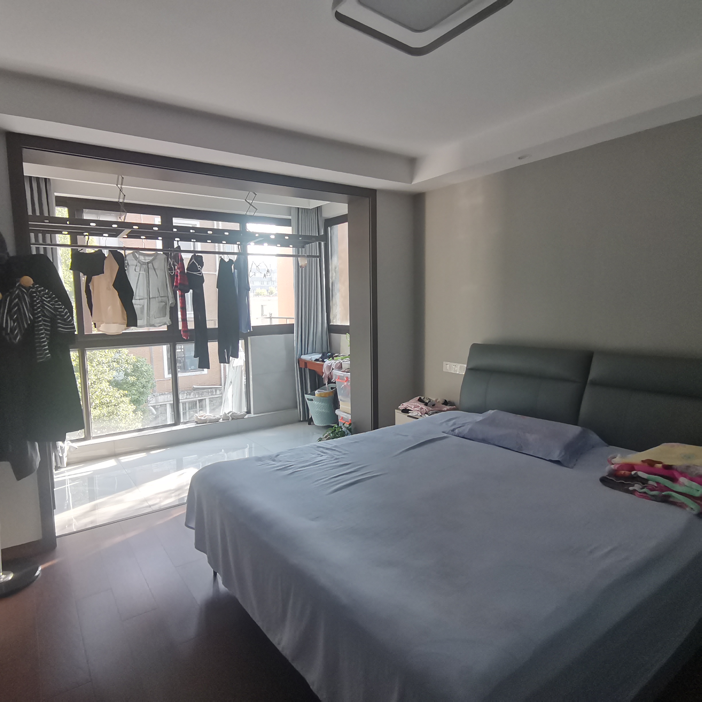 东昇花园 3室2厅2卫 132m&sup2;