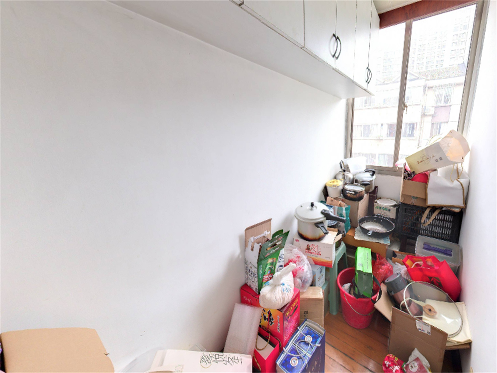 虹桥北村 3室2厅1卫 134m&sup2;