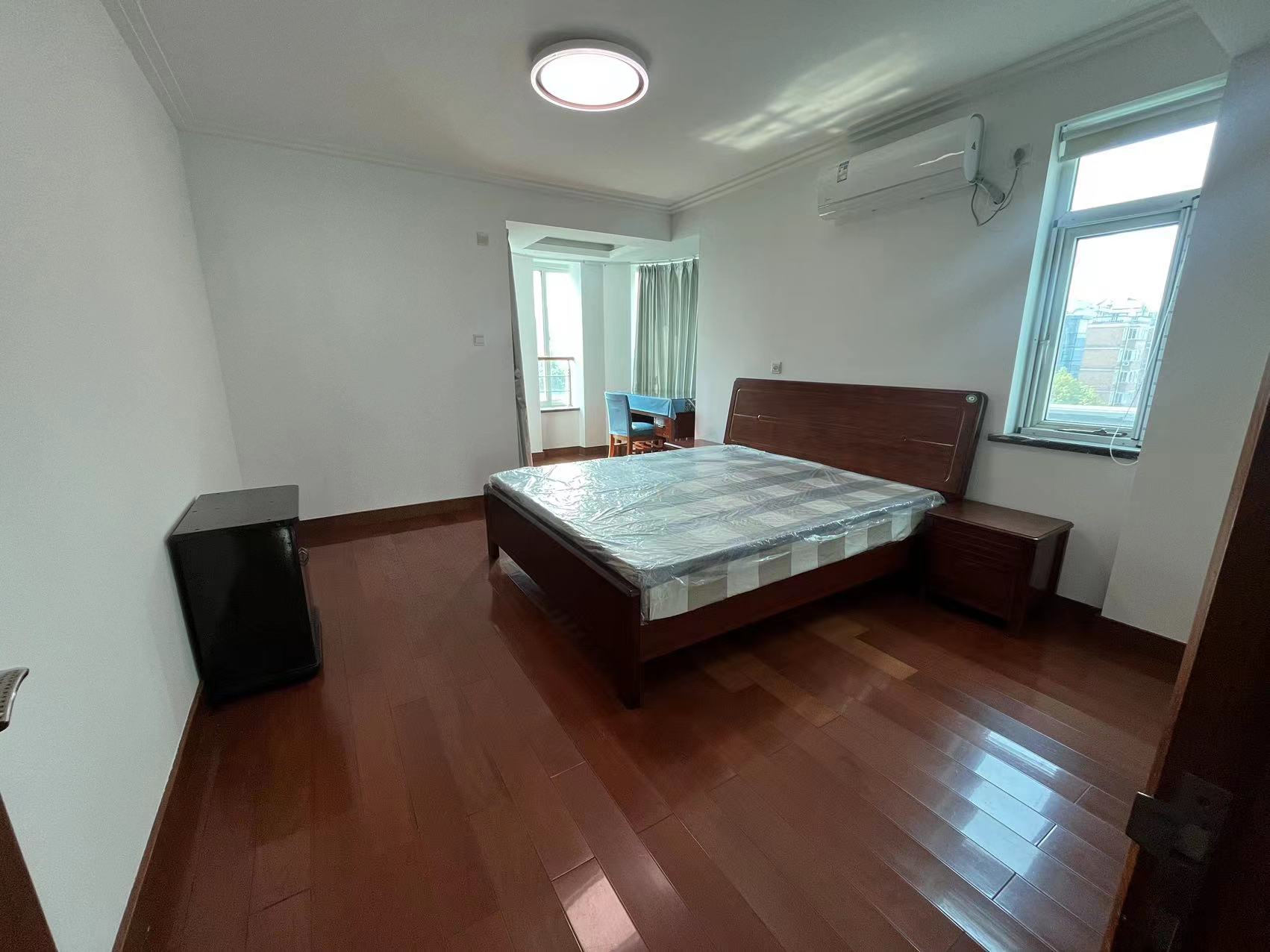 鑫乾花园 4室2厅1卫 150.18m&sup2;